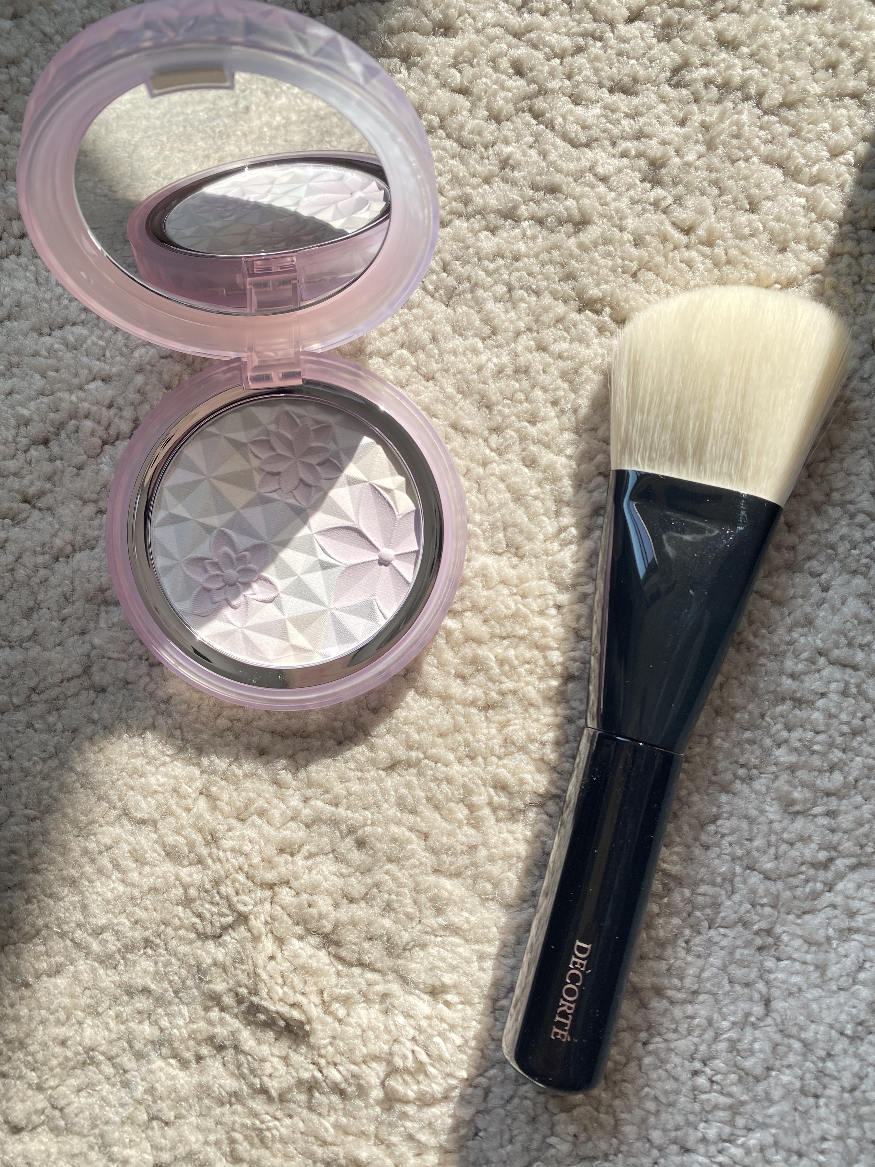 ＡＱ　オーラ リフレクター 04 twilight bloom/DECORTÉ/プレストパウダーを使ったクチコミ（2枚目）