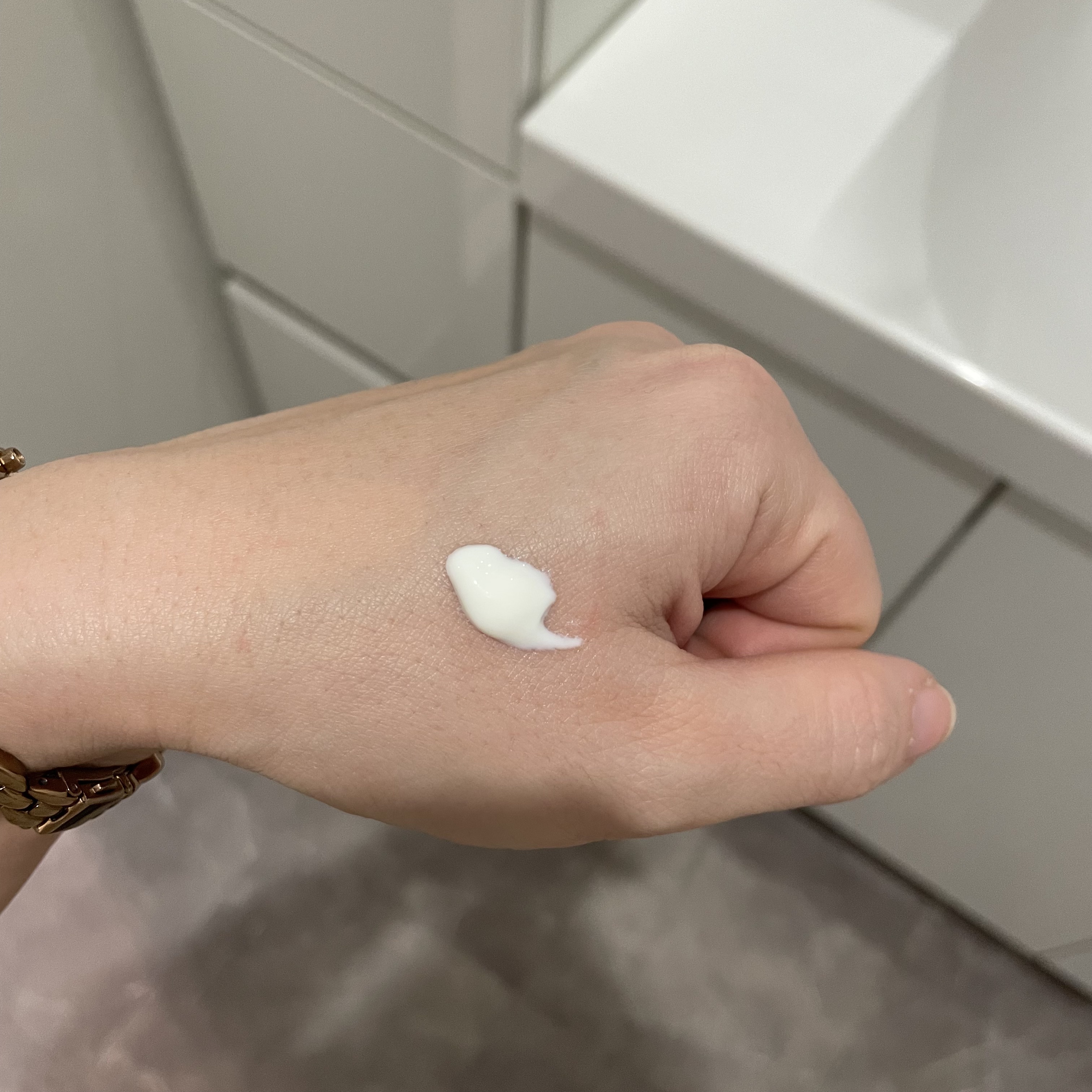 ヒアルーシカ ウォーターフィット サンセラム/SKIN1004/日焼け止めローションを使ったクチコミ（2枚目）