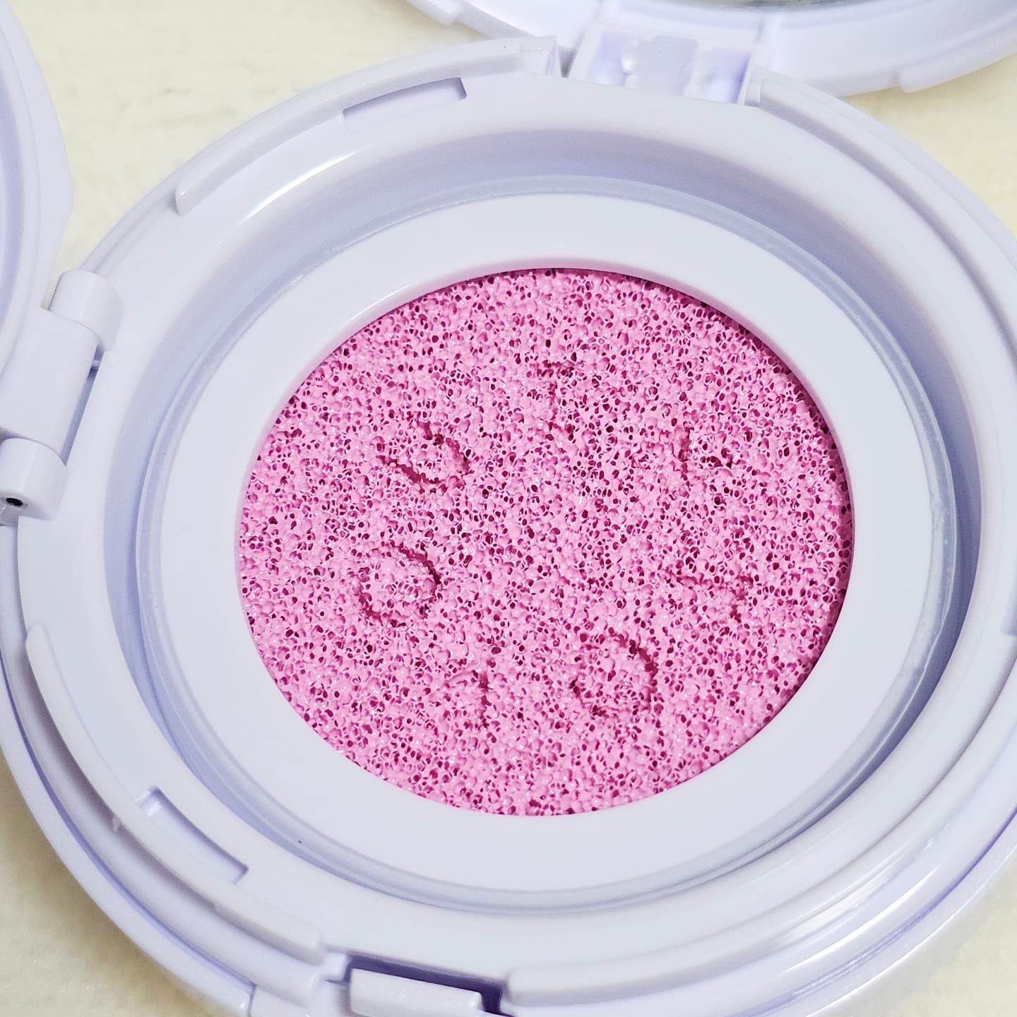 ファーリークッションブラッシュ/INTO U/パウダーチークを使ったクチコミ（3枚目）