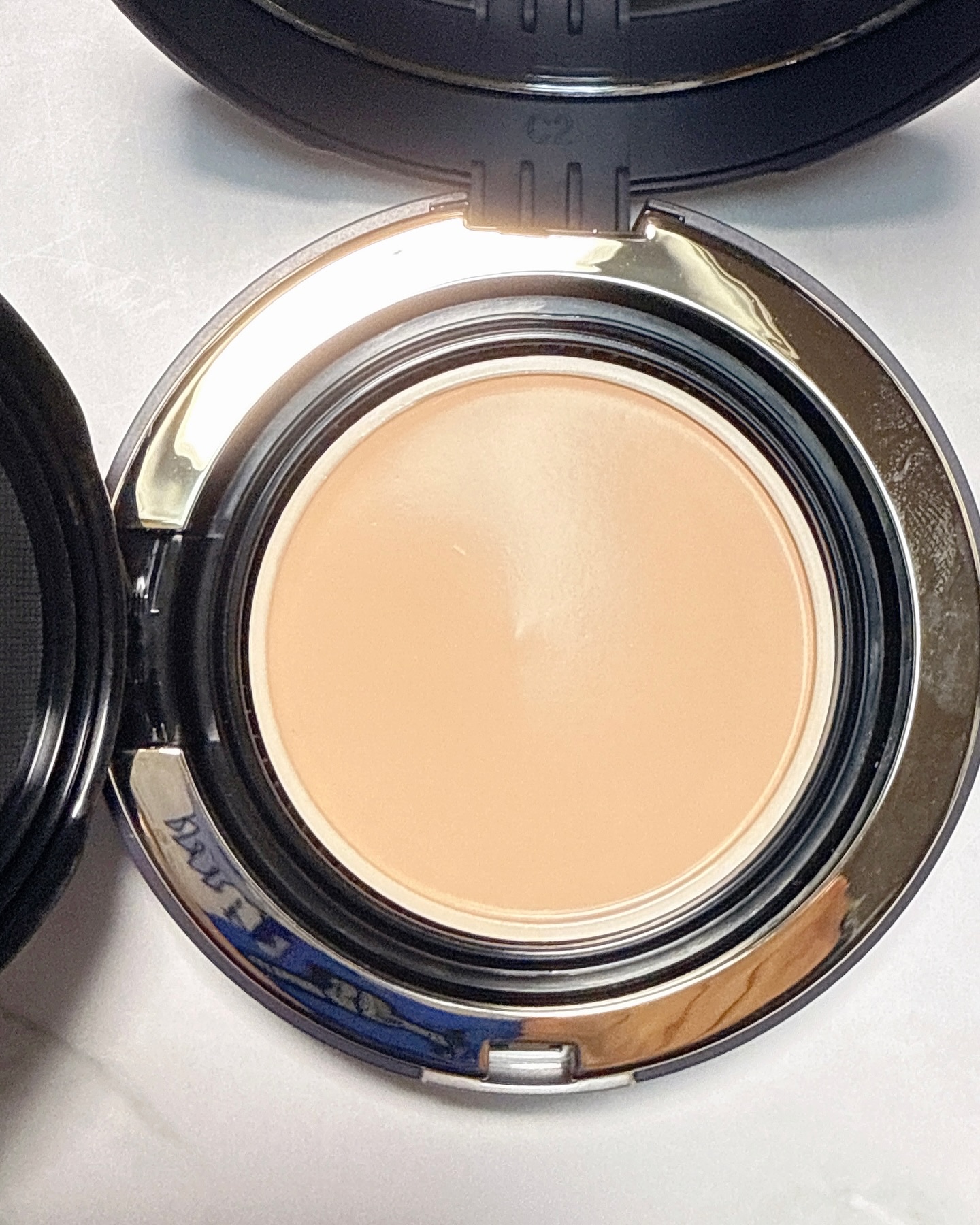 ヴェルヴェットラスティングパクト AGE20’s