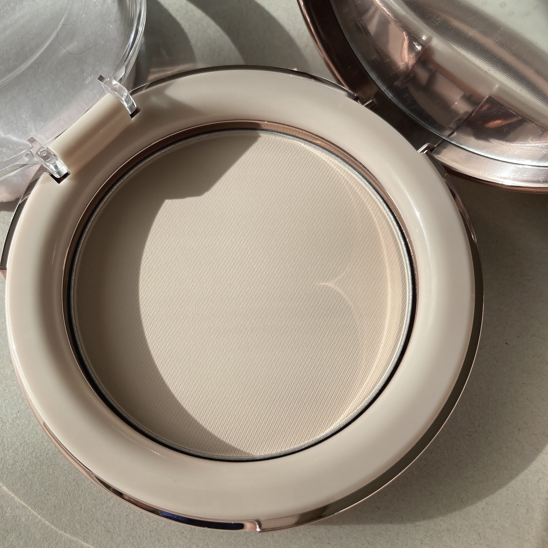 シピシピ シルキーモイストスキンパウダー/CipiCipi/プレストパウダーを使ったクチコミ（2枚目）