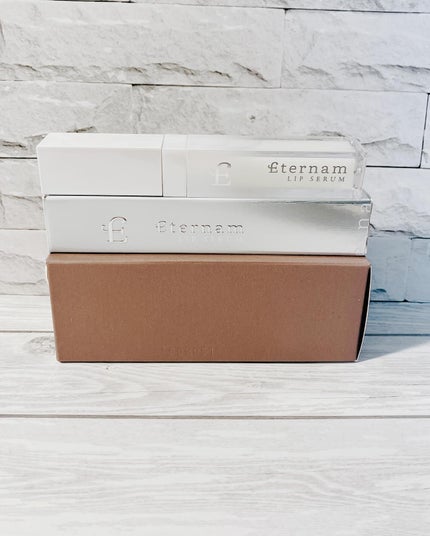 ぷえら on LIPS 「エテルナムリップセラム使ってみました。白とシルバーがメインのシ..」(6枚目)