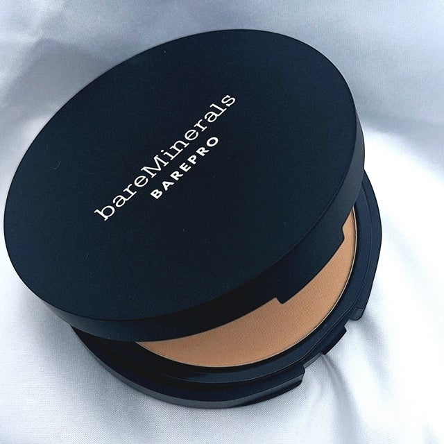 ベアプロ 24HR パウダー ファンデーション/bareMinerals/パウダーファンデーションを使ったクチコミ(4枚目)