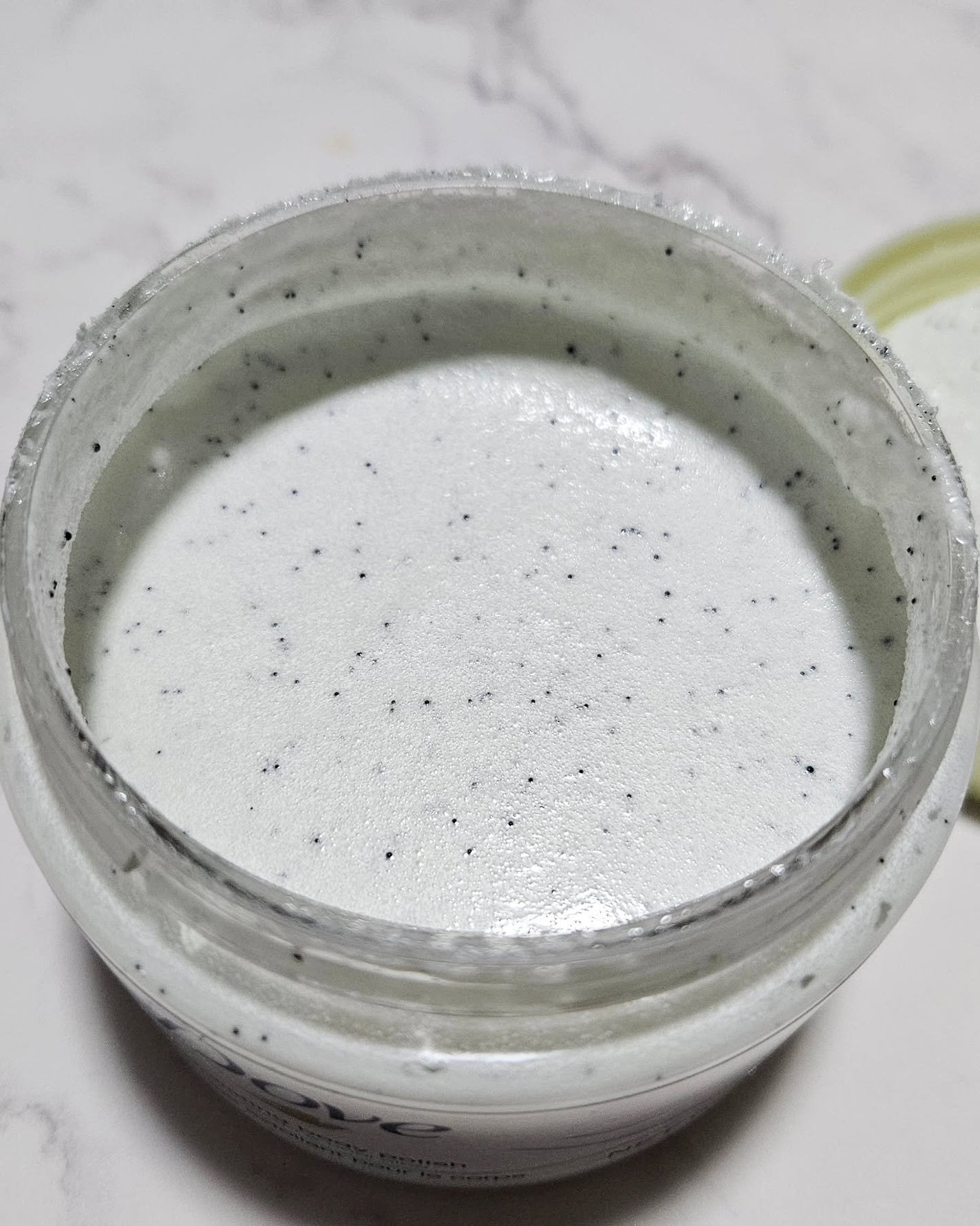 ダヴ ふわとろ クリーミースクラブ キウイ&アロエ/ダヴ/ボディスクラブを使ったクチコミ(2枚目)