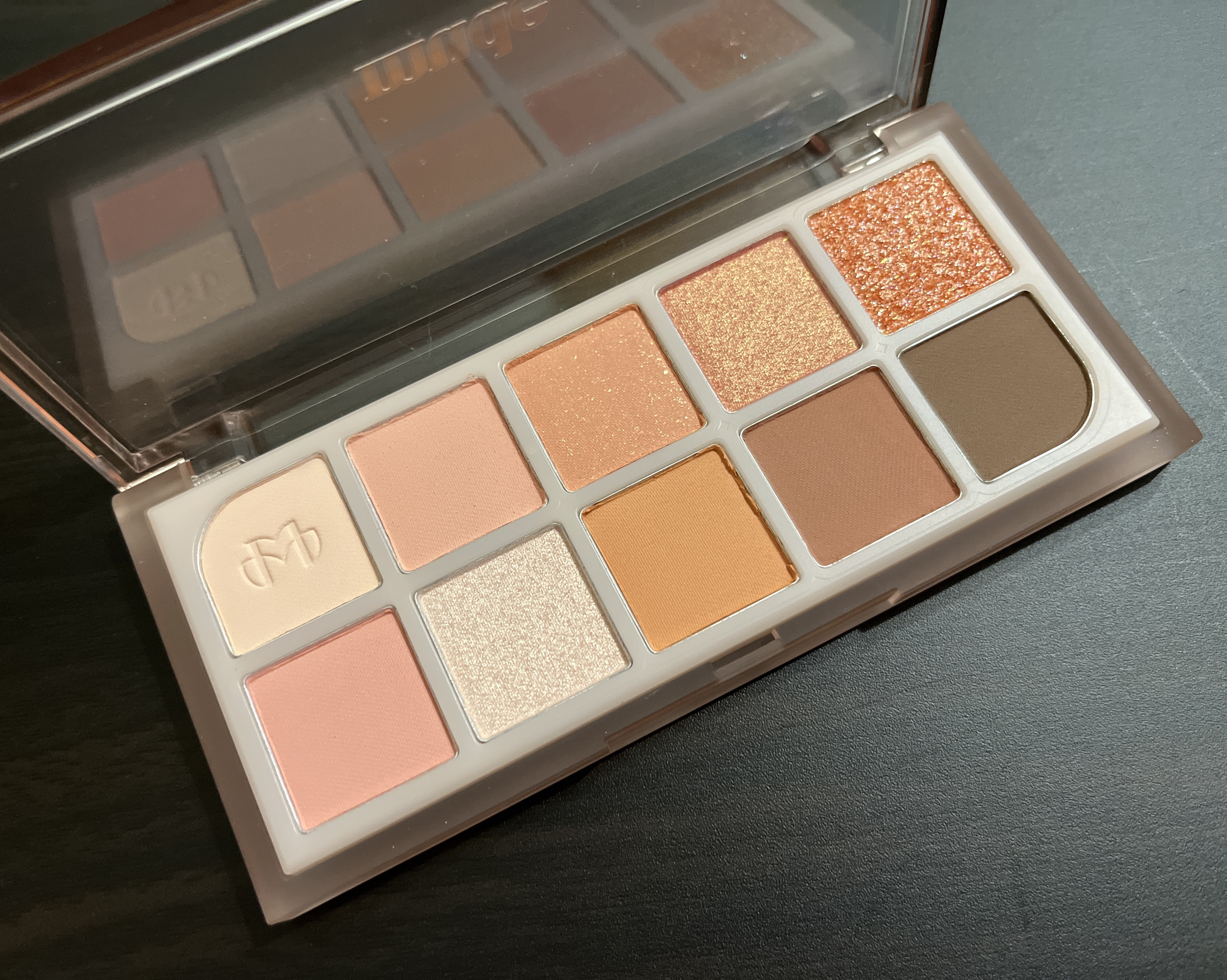 フラッターブラッシャー 06 テンダーベージュ/mude./パウダーチークを使ったクチコミ（2枚目）