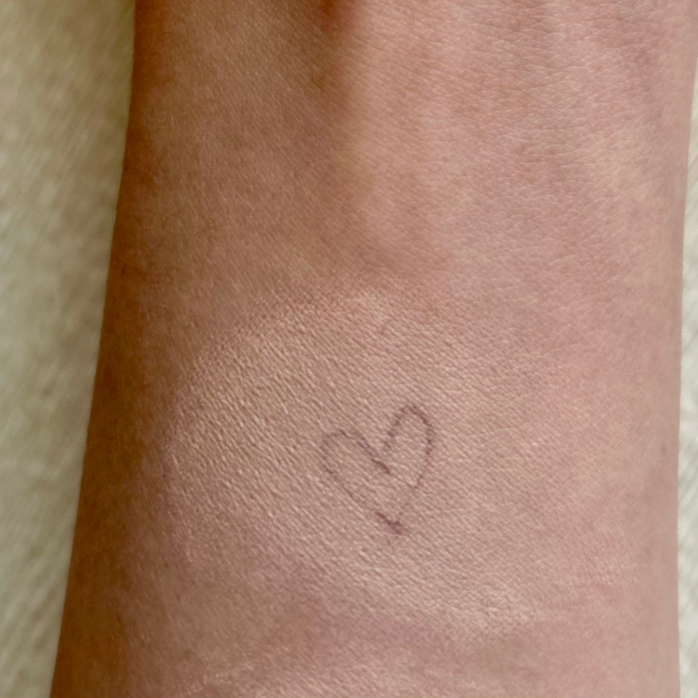 フローレス フィット/COVERMARK/クリーム・エマルジョンファンデーションを使ったクチコミ(2枚目)