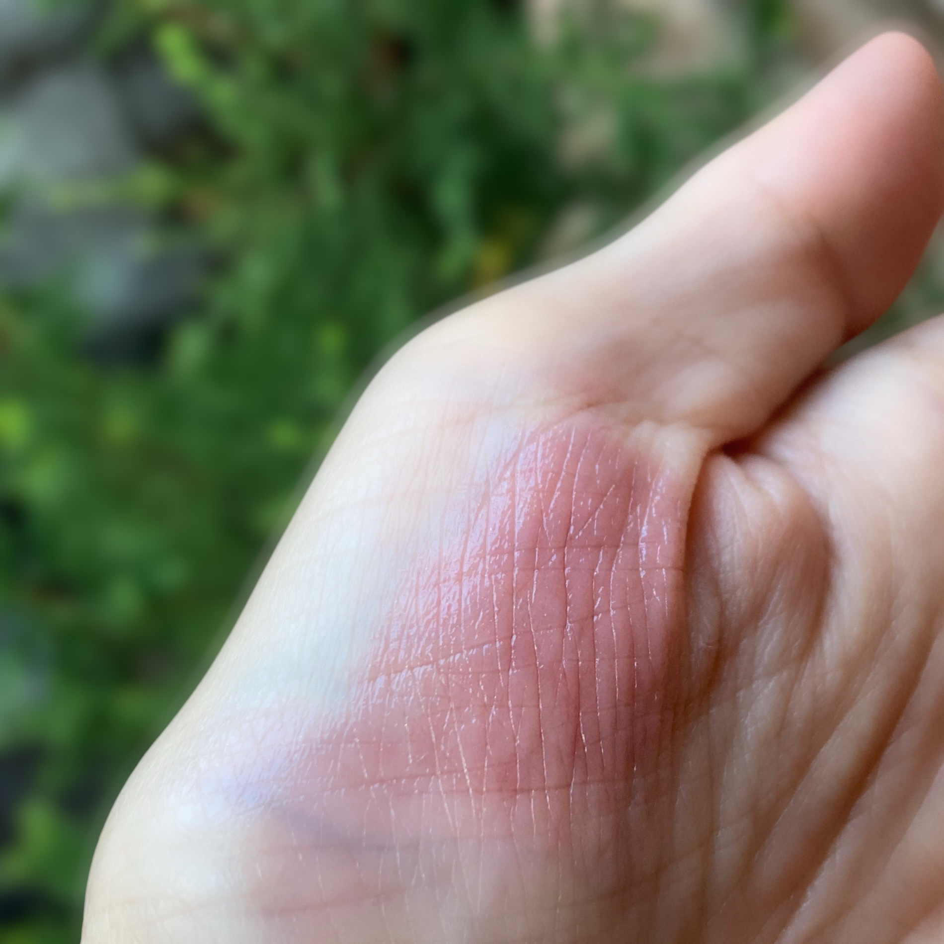 キスキス ビー グロウ パーリー 878 パーリー ダリア/GUERLAIN/口紅を使ったクチコミ（2枚目）