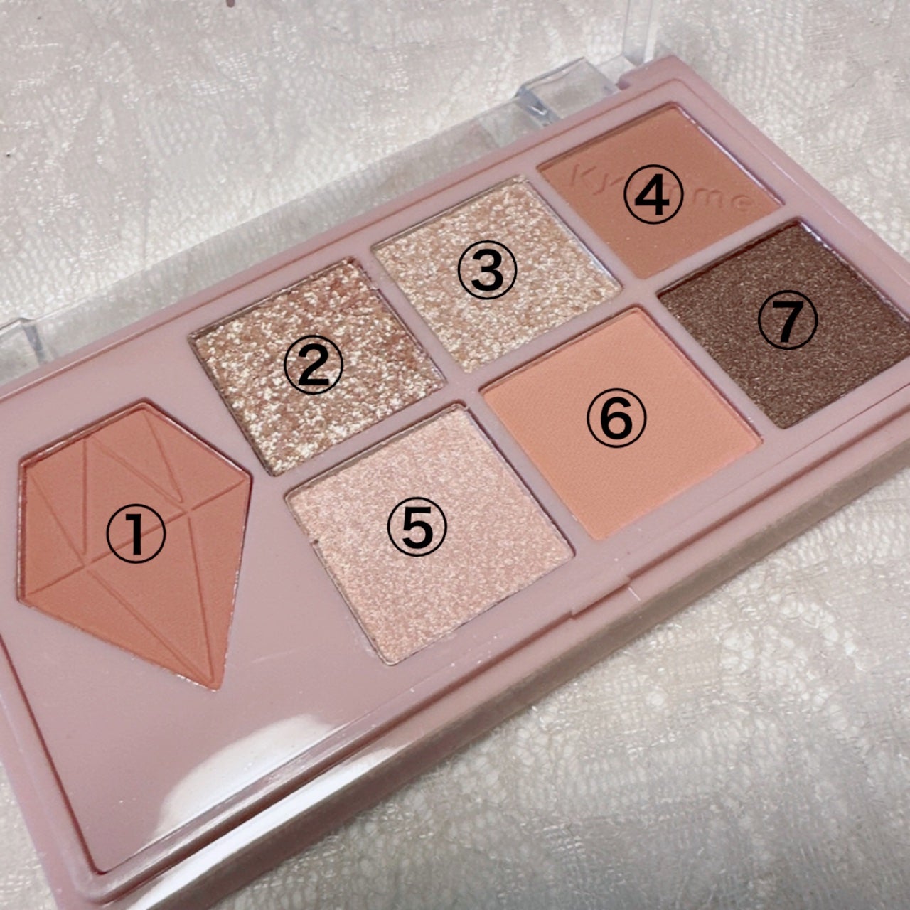 KM マルチパーパスパレット/DAISO/アイシャドウパレットを使ったクチコミ(2枚目)