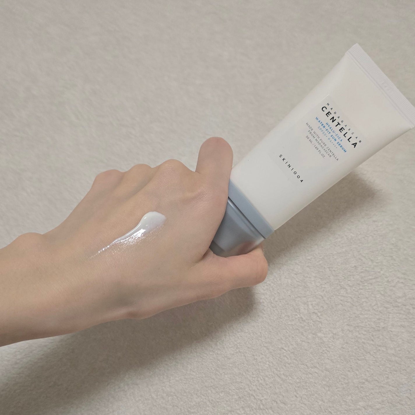 ヒアルーシカ ウォーターフィット サンセラム/SKIN1004/日焼け止めローションを使ったクチコミ(2枚目)