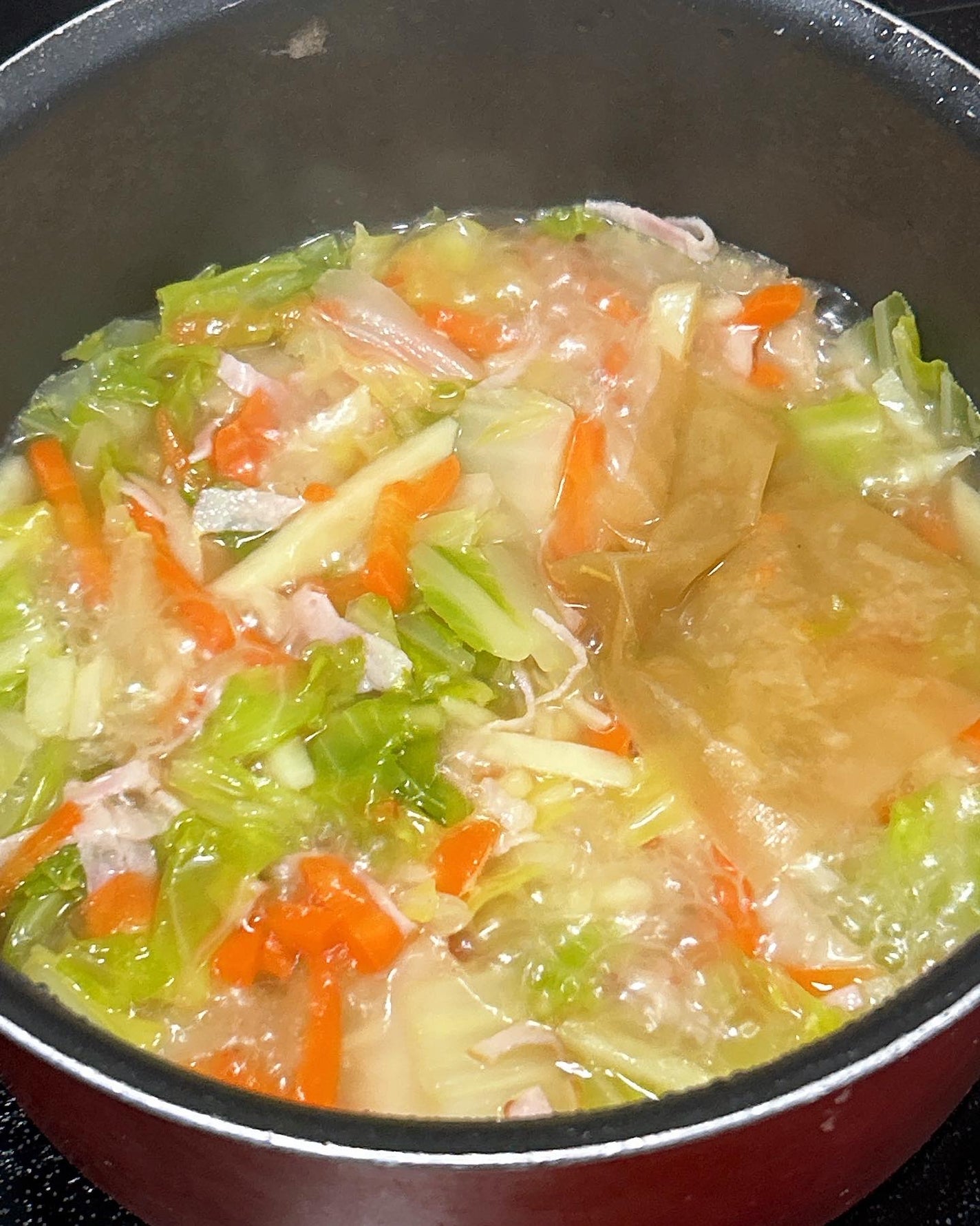 あやちゃん@フォロバ100 on LIPS 「野菜たっぷりスープ❤️@tsuhanhonpoさんの野菜のおだ..」(4枚目)