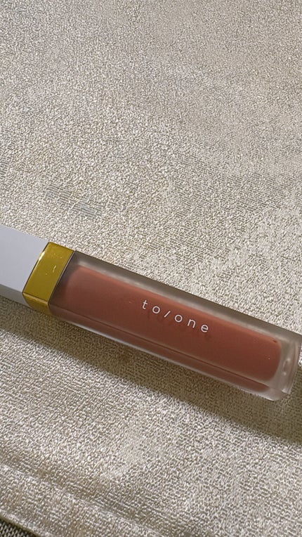 トーン ペタル エッセンス グロス/to/one/リップグロスを使ったクチコミ(1枚目)