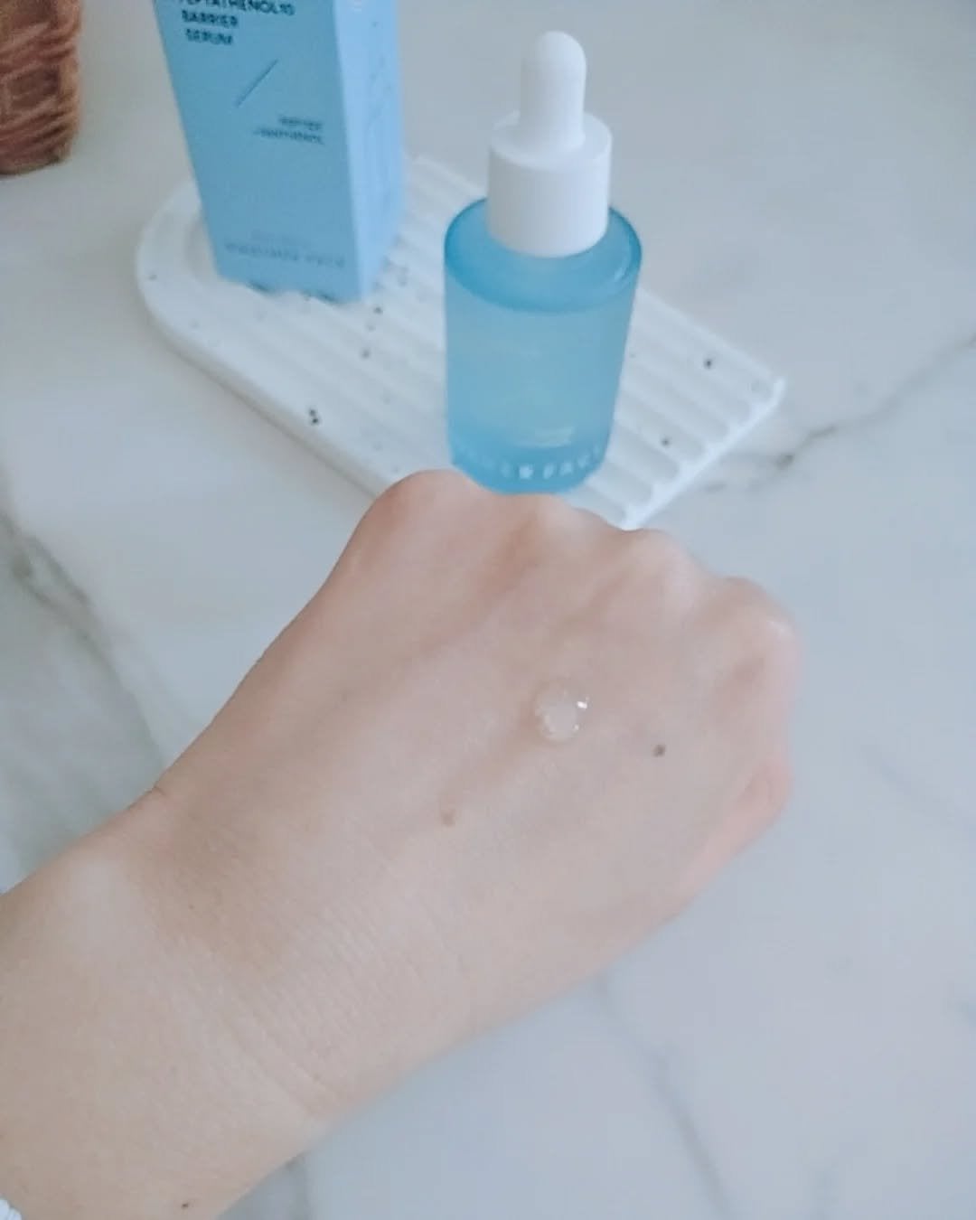 みぃ on LIPS 「ANOTHERFACEペプタテノール10バリアセラムアナザーフ..」(4枚目)