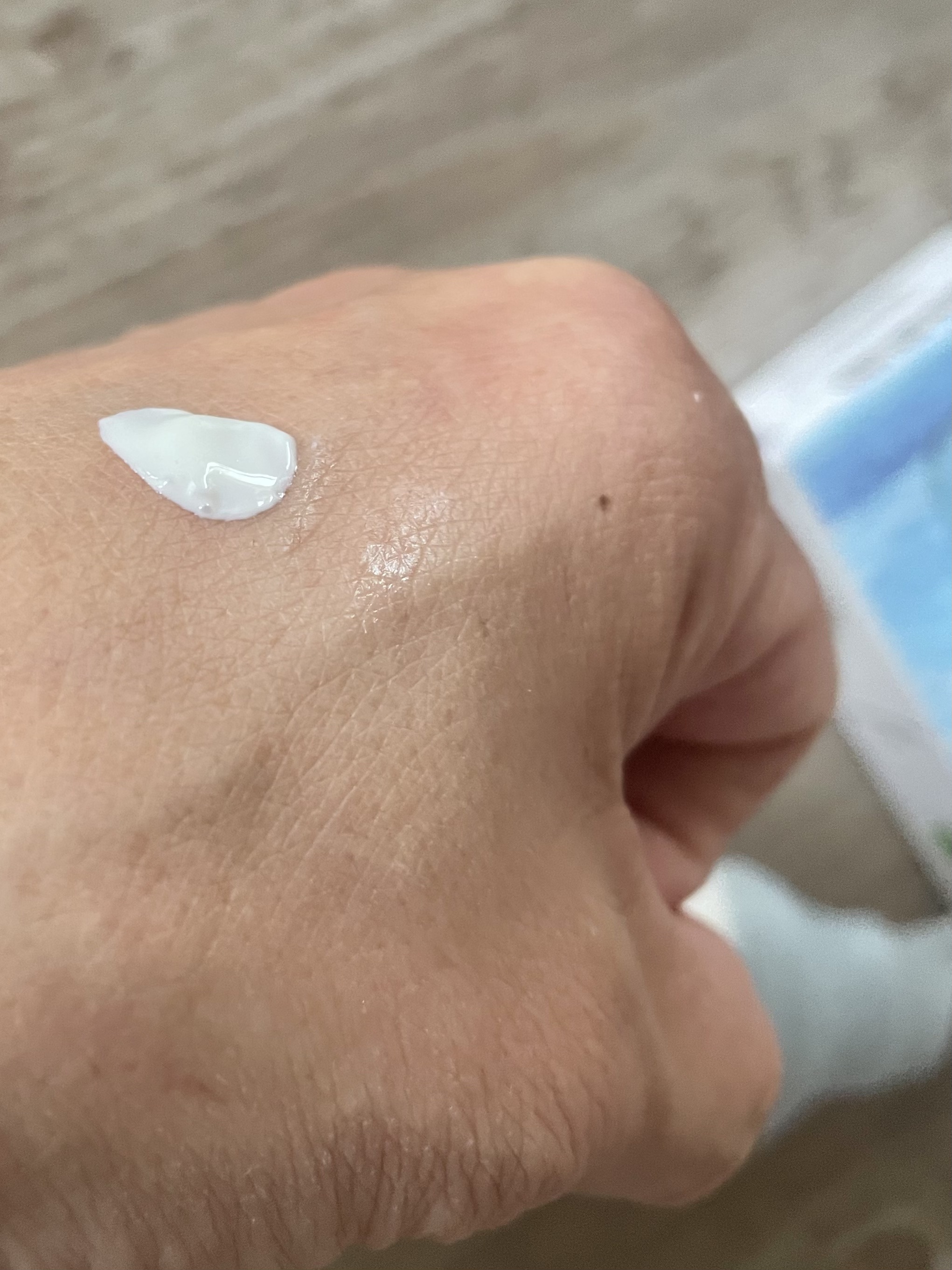 ヒアルーシカ ウォーターフィット サンセラム/SKIN1004/日焼け止めローションを使ったクチコミ（2枚目）