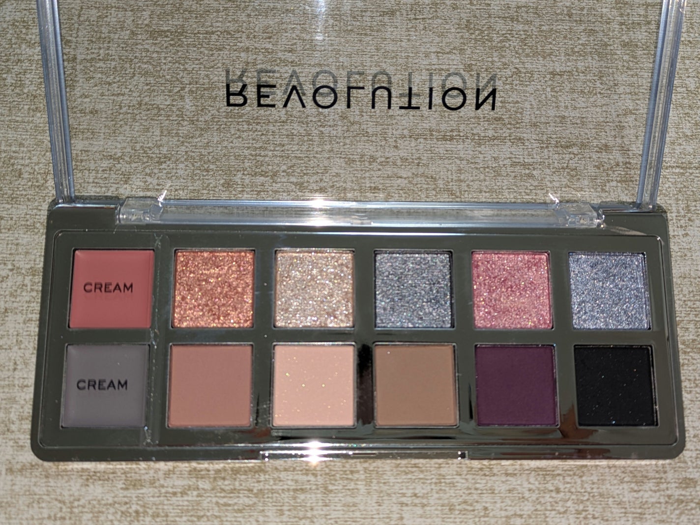 Metallic Muse The Muse Icon Palette/MAKEUP REVOLUTION/アイシャドウパレットを使ったクチコミ(2枚目)