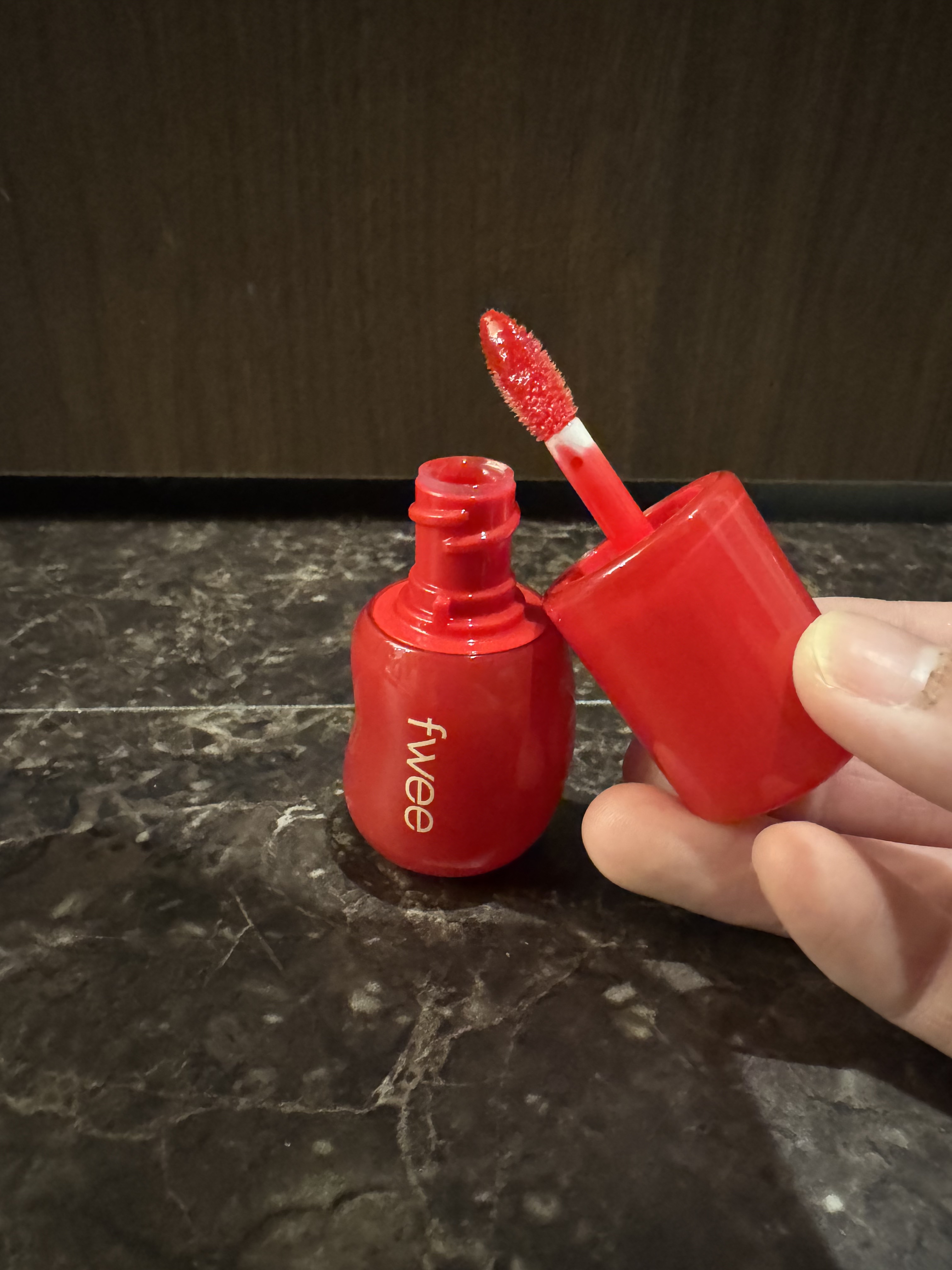 フィー 3Dボリューミンググロス/fwee/リップグロスを使ったクチコミ（1枚目）