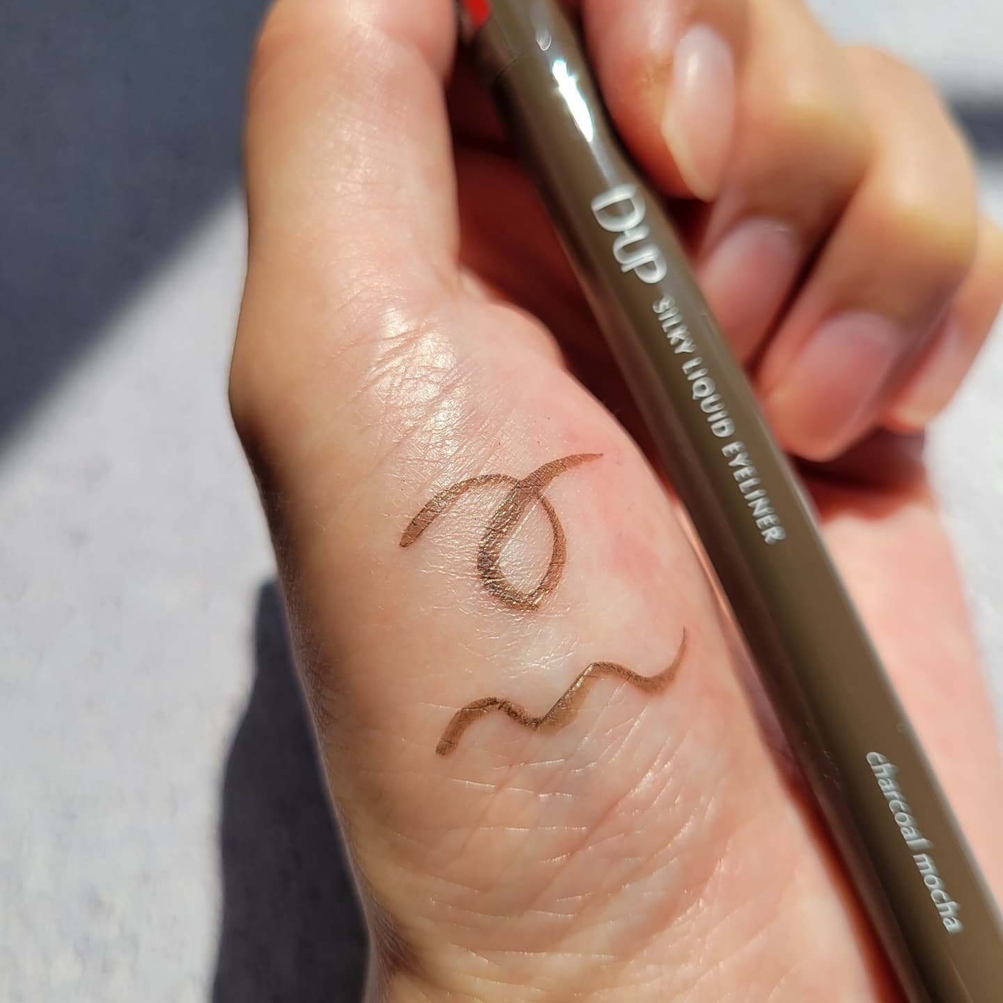 シルキーリキッドアイライナーWP/D-UP/リキッドアイライナーを使ったクチコミ（3枚目）