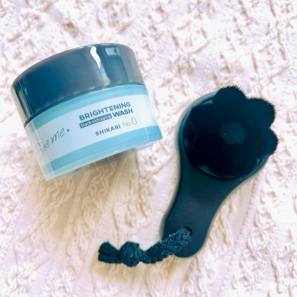 akiii on LIPS ã.âðSHIKARI/BRIGHTENINGWASHblack..ãïŒ1æç®ïŒ