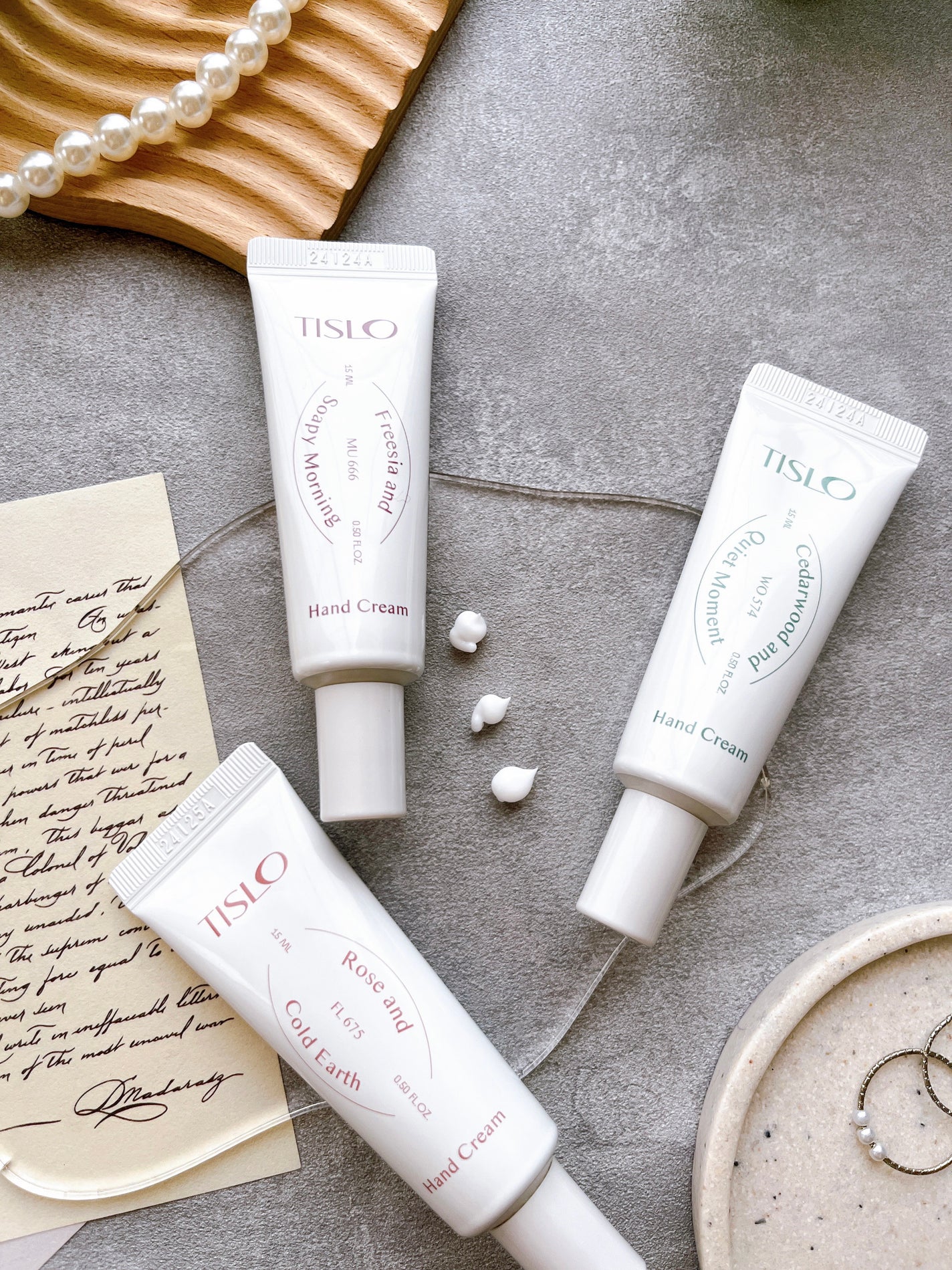 Cedarwood and Quiet Moment/Perfume Stick/TISLO/練り香水を使ったクチコミ(3枚目)