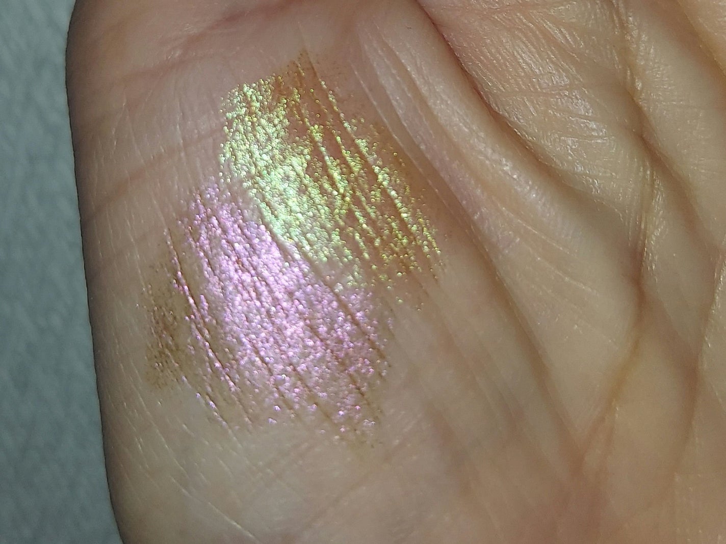 ワンダー ラスト アイシャドウ スティック/リンメル ロンドン/スティックアイシャドウを使ったクチコミ(5枚目)