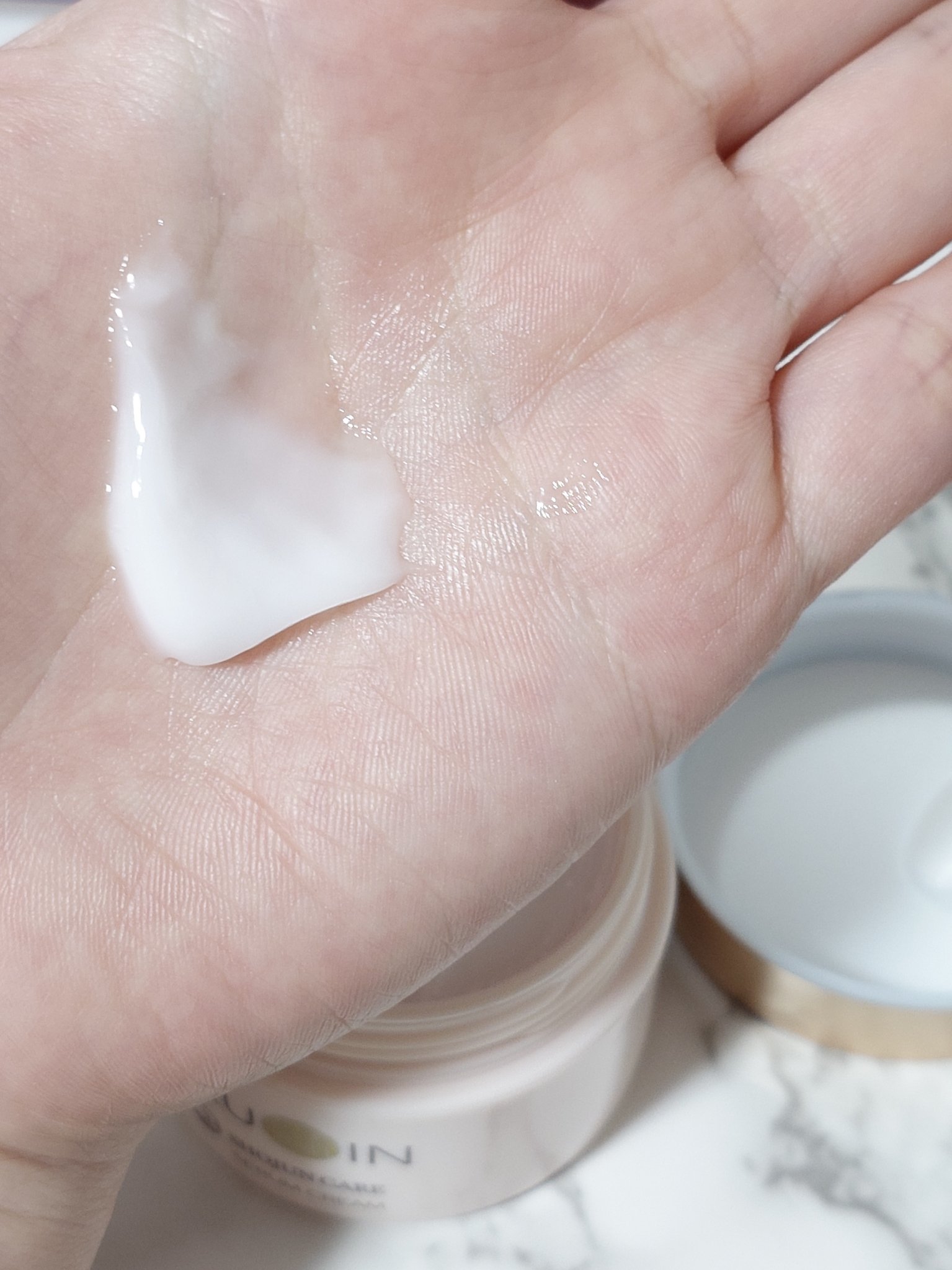 セラムクリーム/URUOIN/フェイスクリームを使ったクチコミ（3枚目）