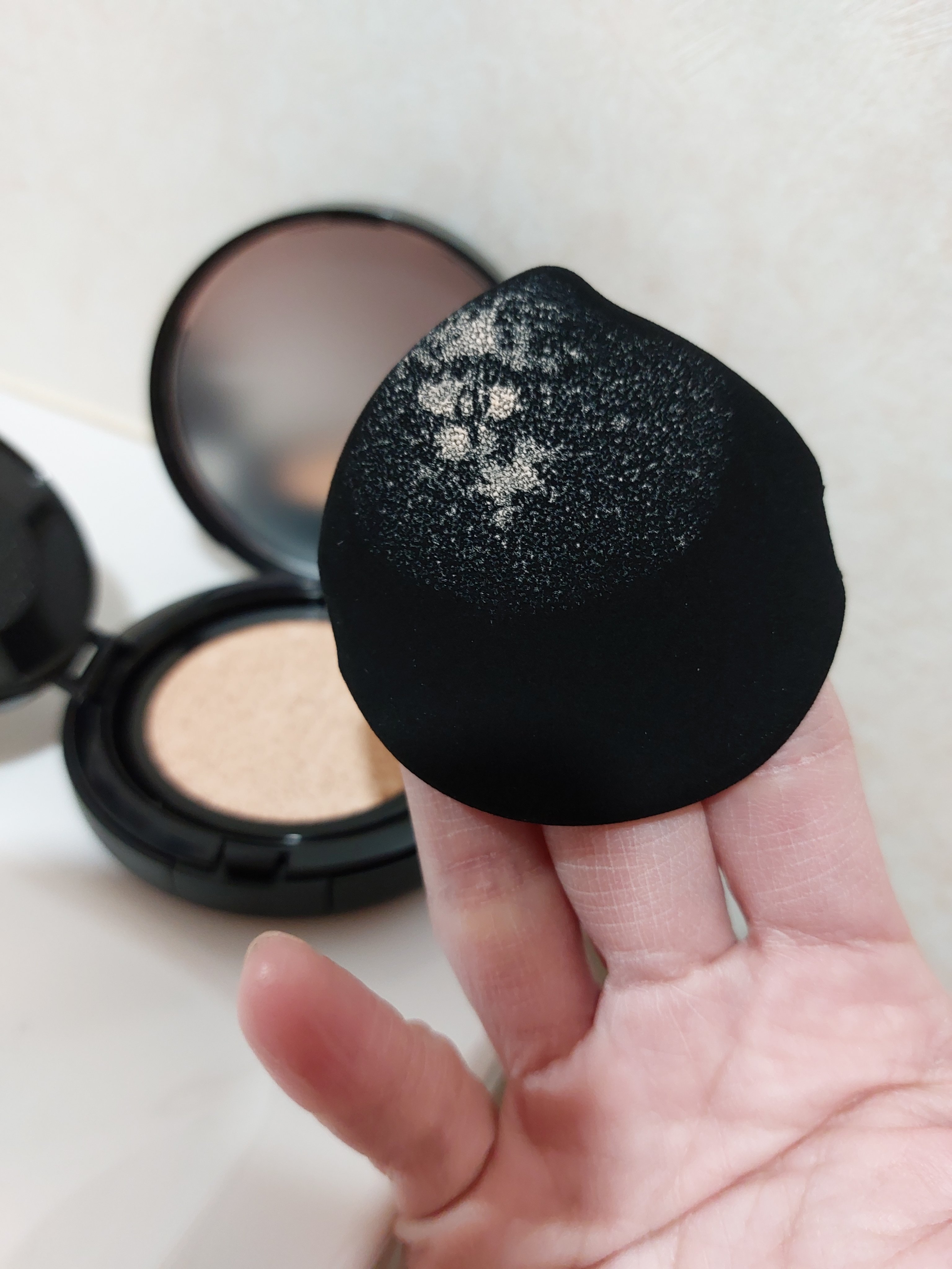 レブロン カラーステイ ロングウェア UV クッション ファンデーション/REVLON/クッションファンデーションを使ったクチコミ（2枚目）