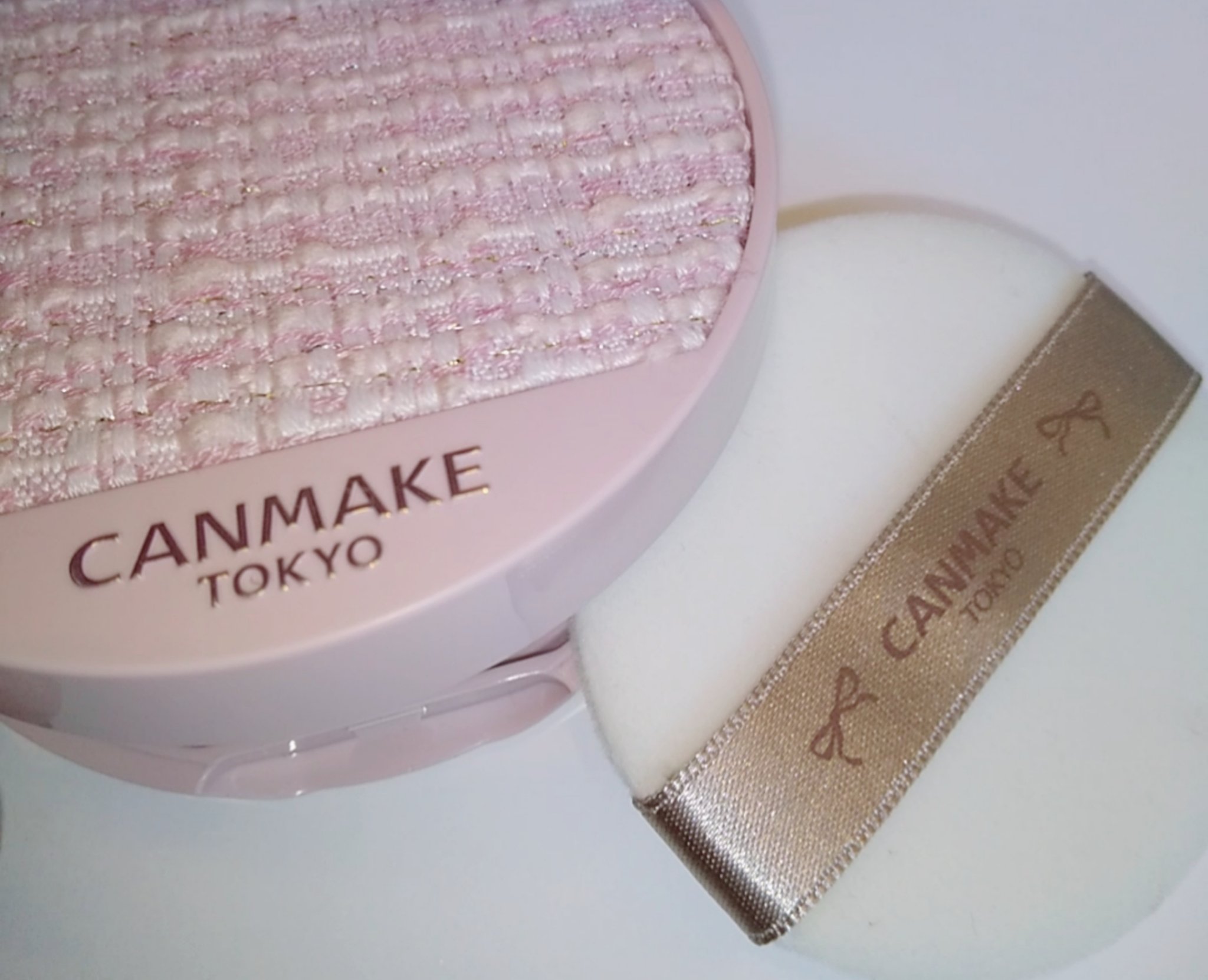 マシュマロフィニッシュパウダー　～Abloom～/キャンメイク/プレストパウダーを使ったクチコミ（2枚目）