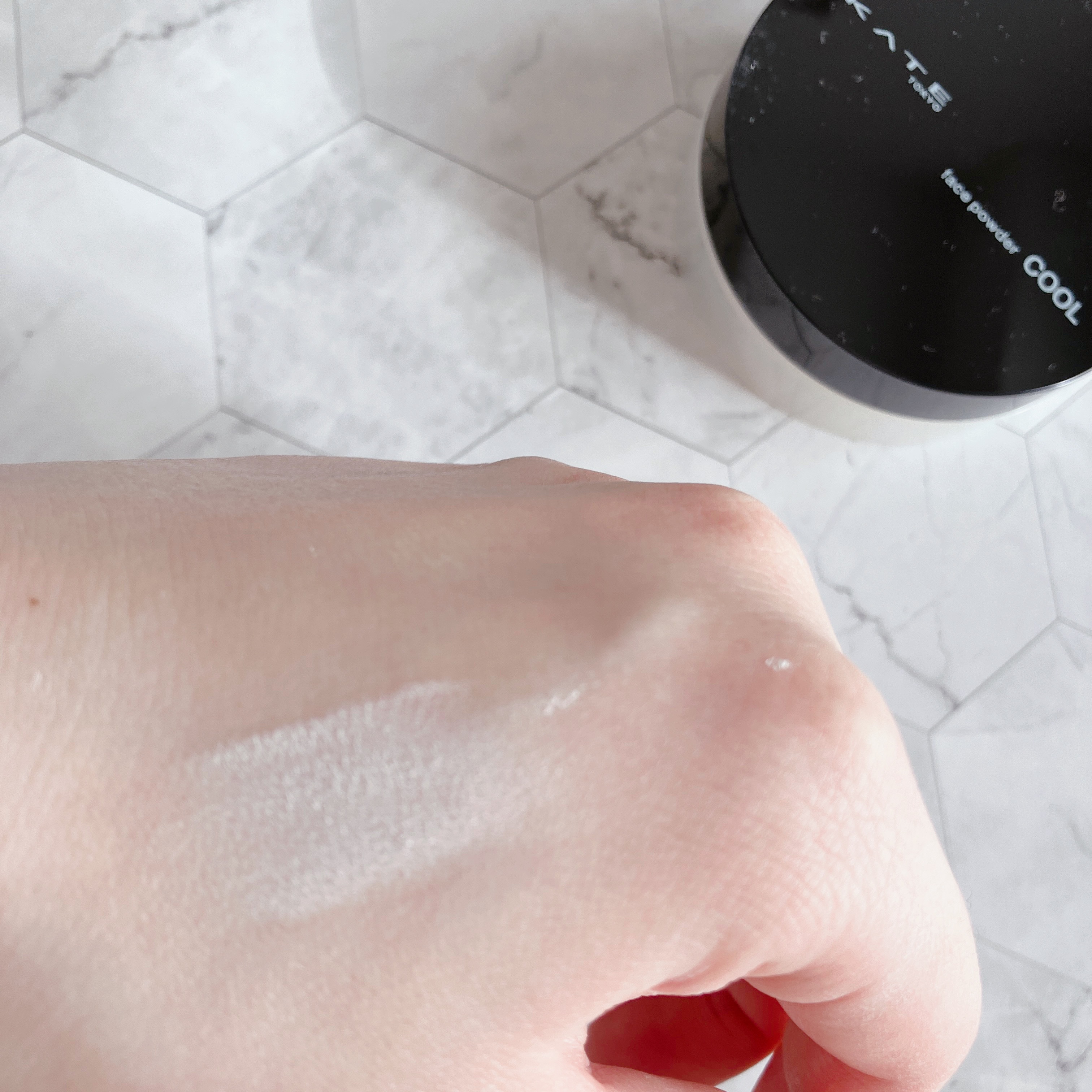 ケイト フェイスパウダーZ(オイルブロック)/KATE/ルースパウダーを使ったクチコミ（3枚目）