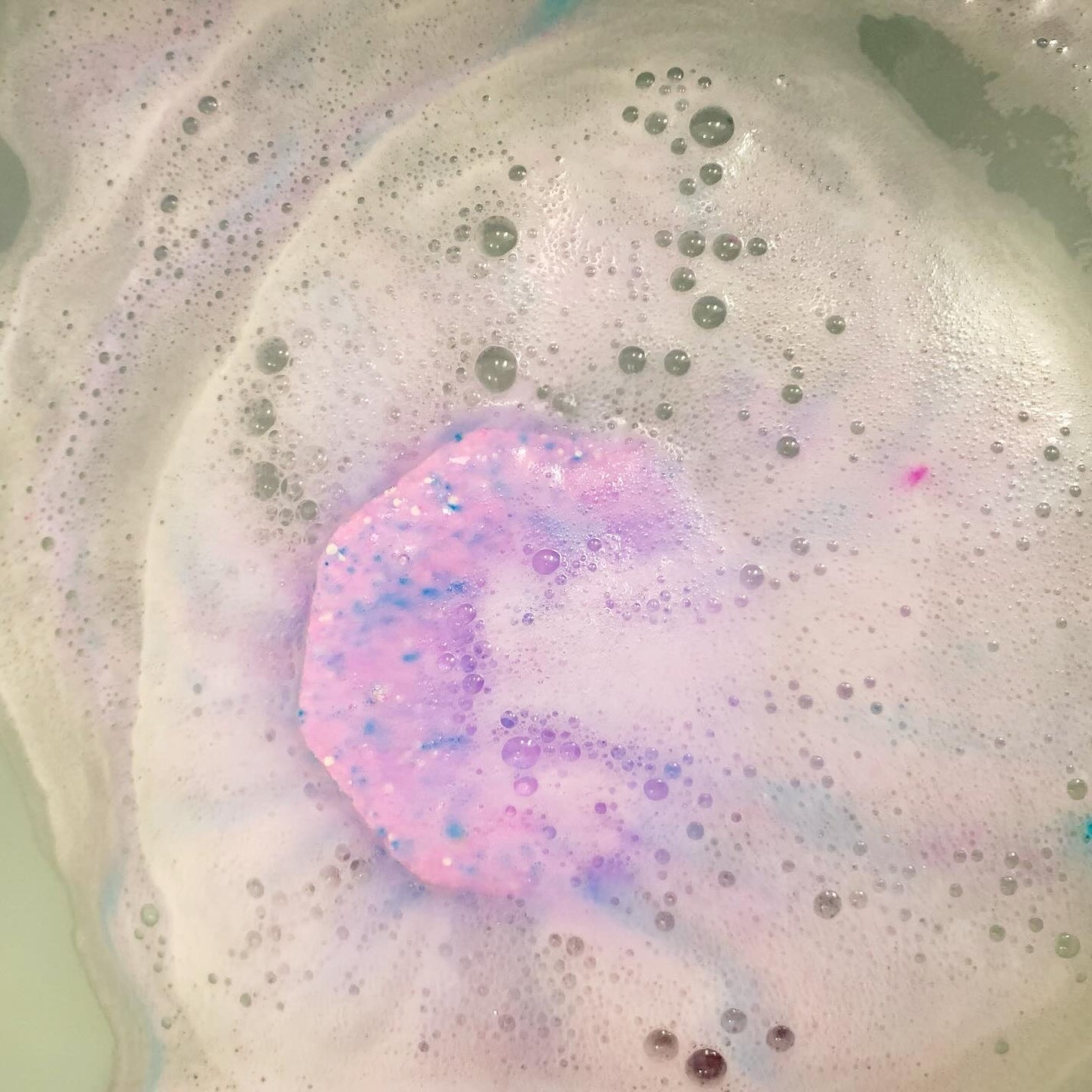 バブ モンスターバブルMEGA級 マーブル泡 ラベンダーカクテルの香り/バブ/炭酸系入浴剤を使ったクチコミ(3枚目)