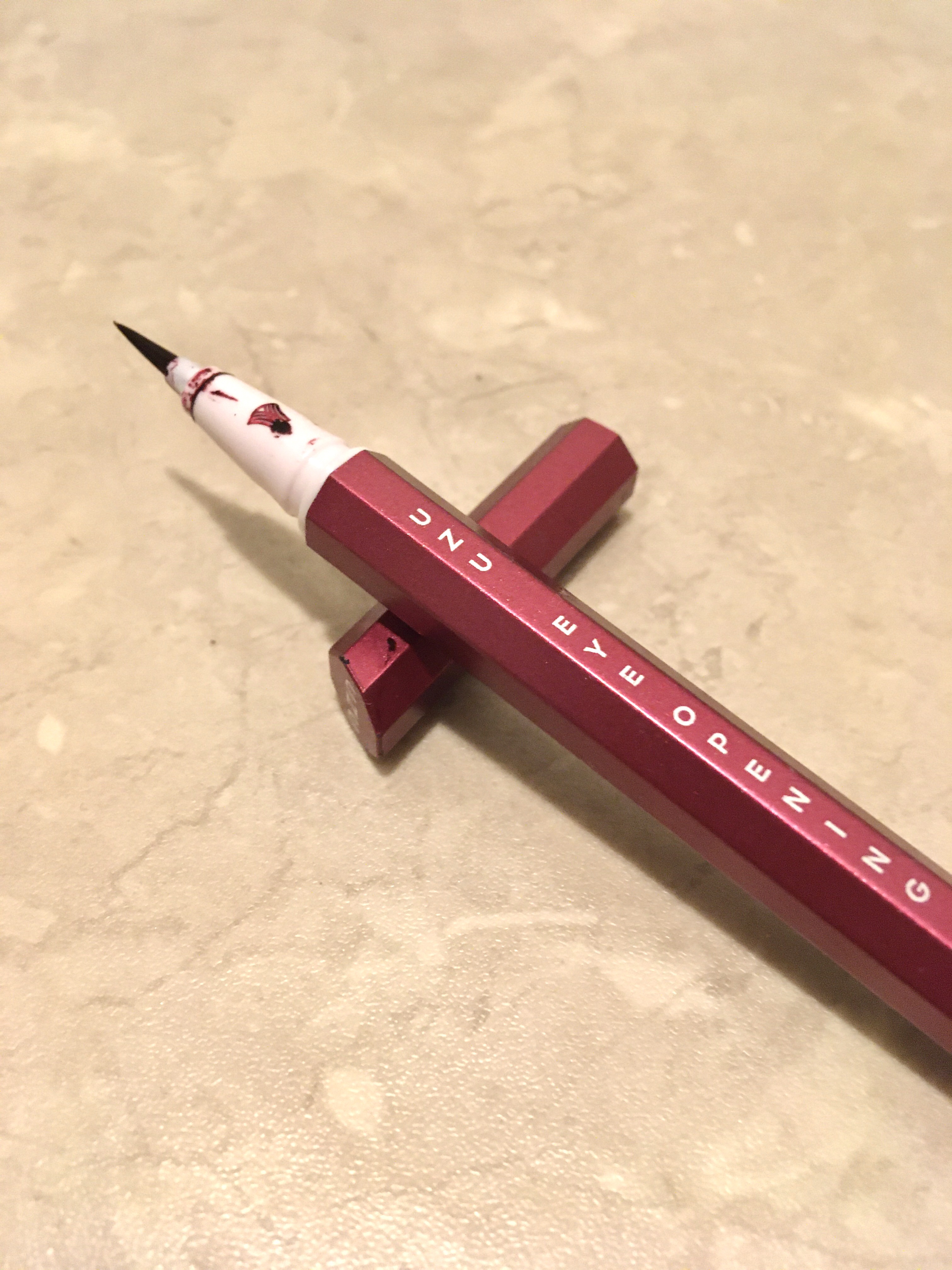 EYE OPENING LINER バーガンディー/UZU BY FLOWFUSHI/アイライナーを使ったクチコミ（1枚目）