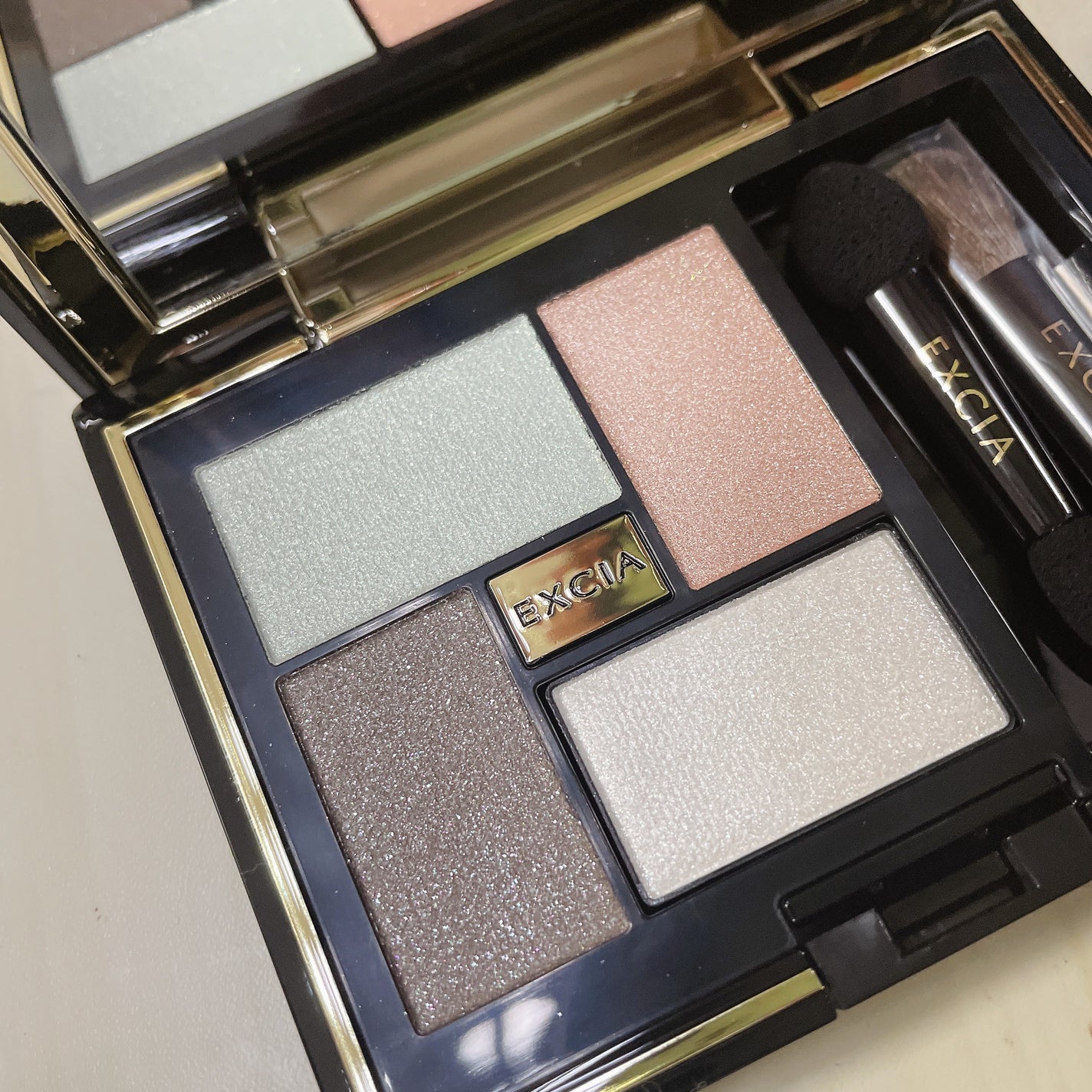 エクシア アイカラー ヴォロンテ/ALBION/アイシャドウパレットを使ったクチコミ(1枚目)