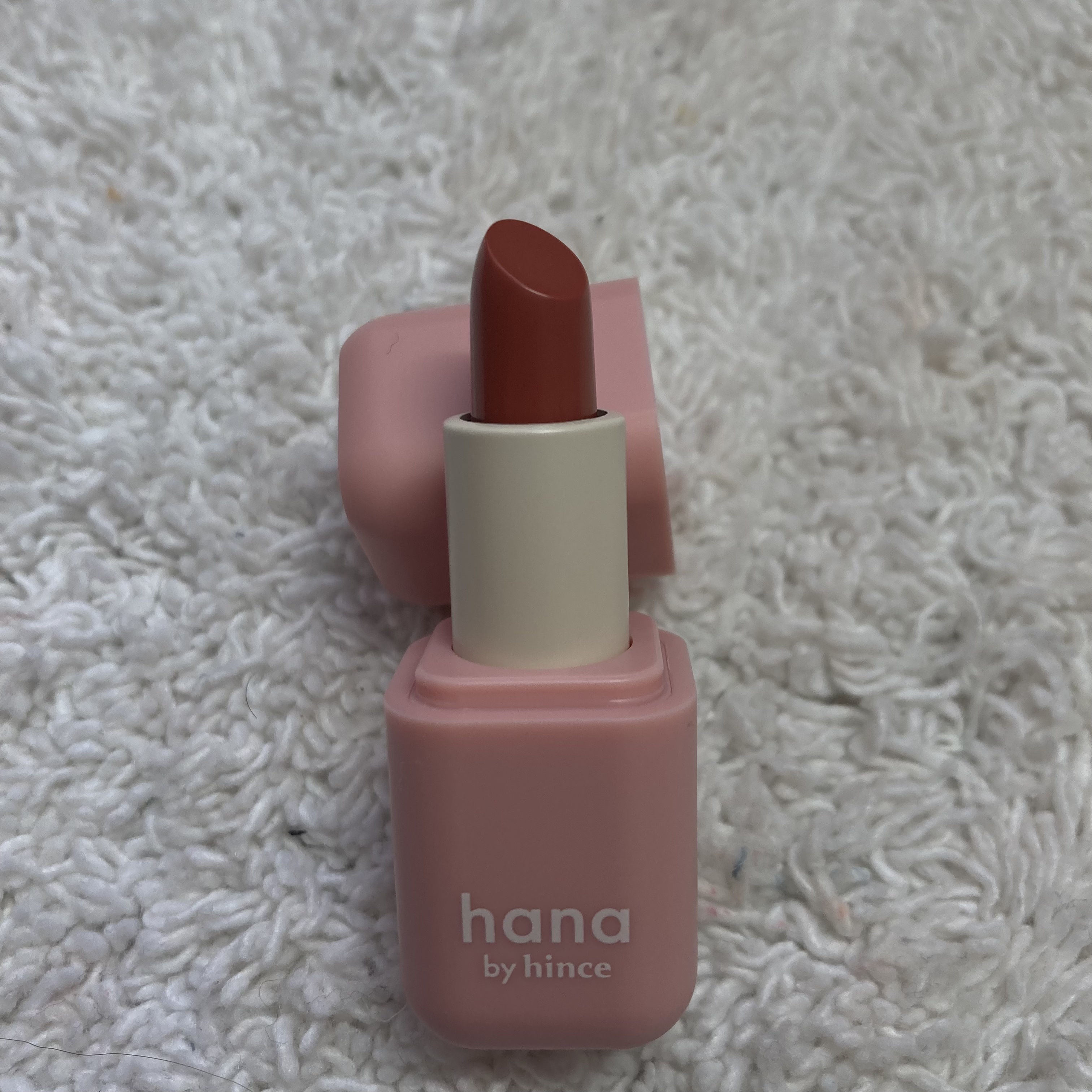 シアーグラスリップスティック 01 モモ/hana by hince/口紅を使ったクチコミ（2枚目）