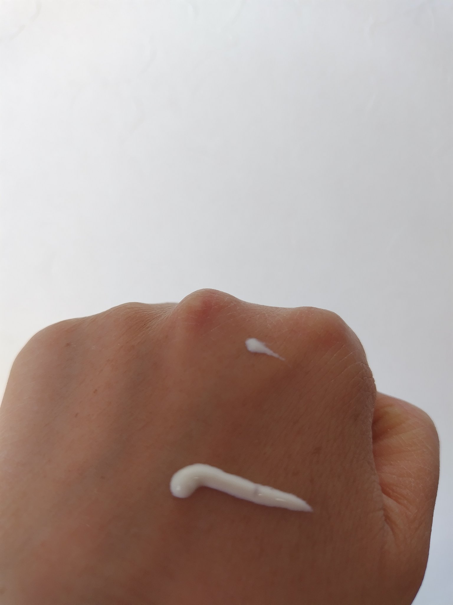 ヒアルーシカ ウォーターフィット サンセラム/SKIN1004/日焼け止めローションを使ったクチコミ（3枚目）