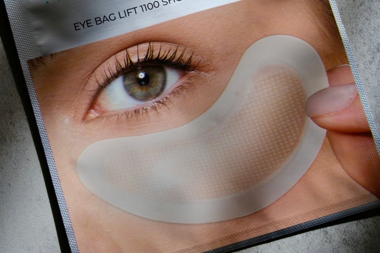 はち on LIPS 「貼るだけでハリが蘇る!?目元に革命!「CHARDE(シャルド)..」(8枚目)