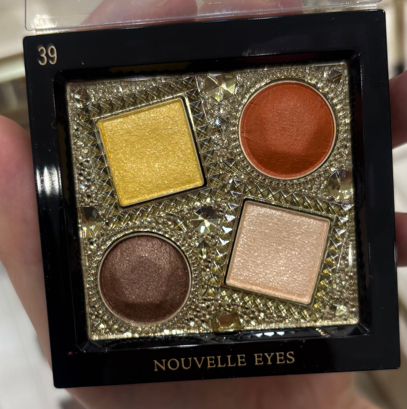 エレガンス ヌーヴェル アイズ/Elégance/アイシャドウパレットを使ったクチコミ(1枚目)