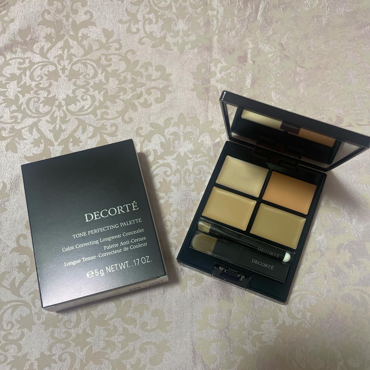 トーンパーフェクティング パレット 02 ナチュラルベージュ/DECORTÉ/パレットコンシーラーを使ったクチコミ（1枚目）