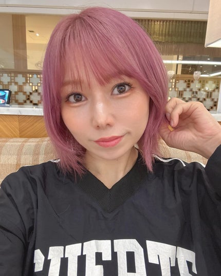 ヘアメイクみどり【YouTube】 on LIPS 「約2ヶ月振りの美容院✂️ピンクパープルカラーにしてもらいました..」(4枚目)