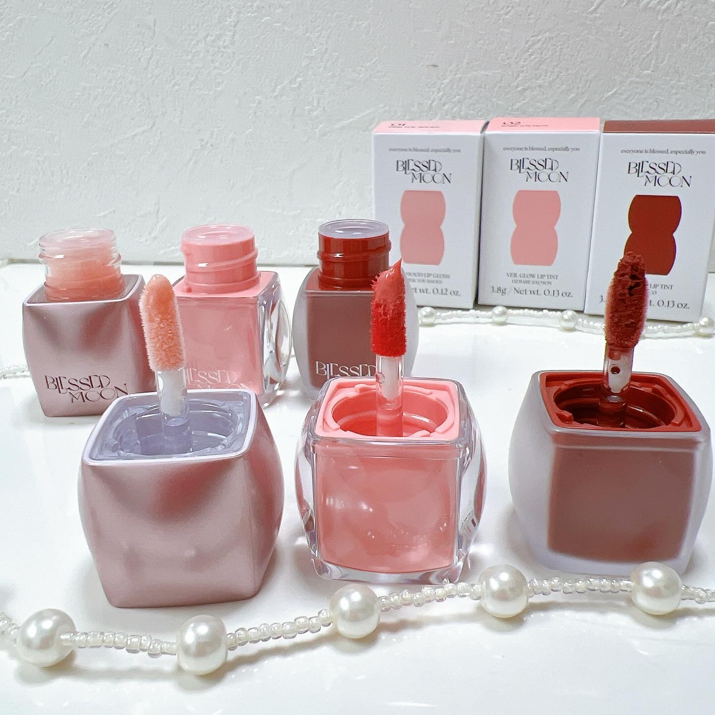 Veil Mood Lip Gloss ピンクトウシューズ/BLESSED MOON/リップグロスを使ったクチコミ（2枚目）