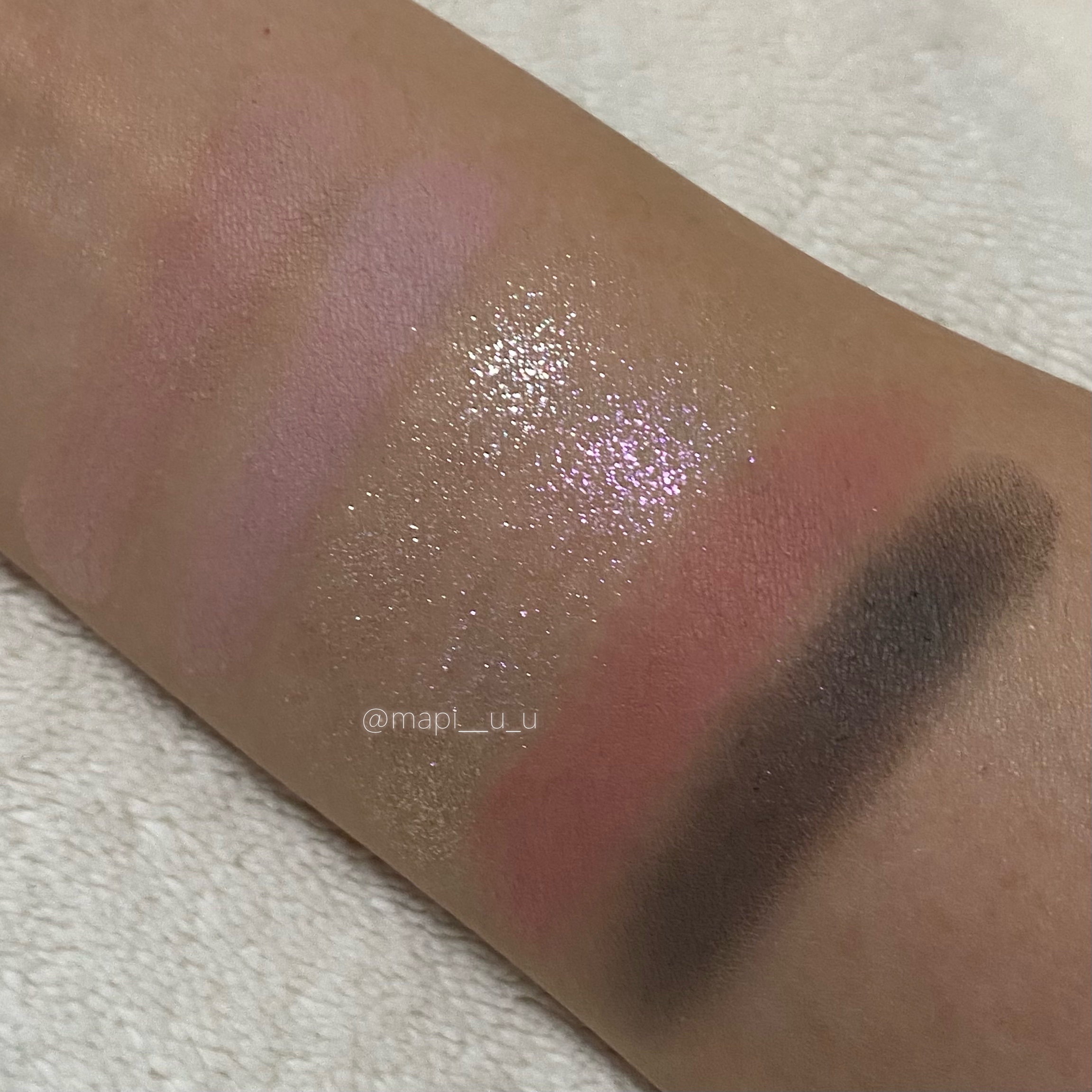 胡蝶雲肩6色アイシャドウパレット/FlowerKnows/アイシャドウパレットを使ったクチコミ（3枚目）