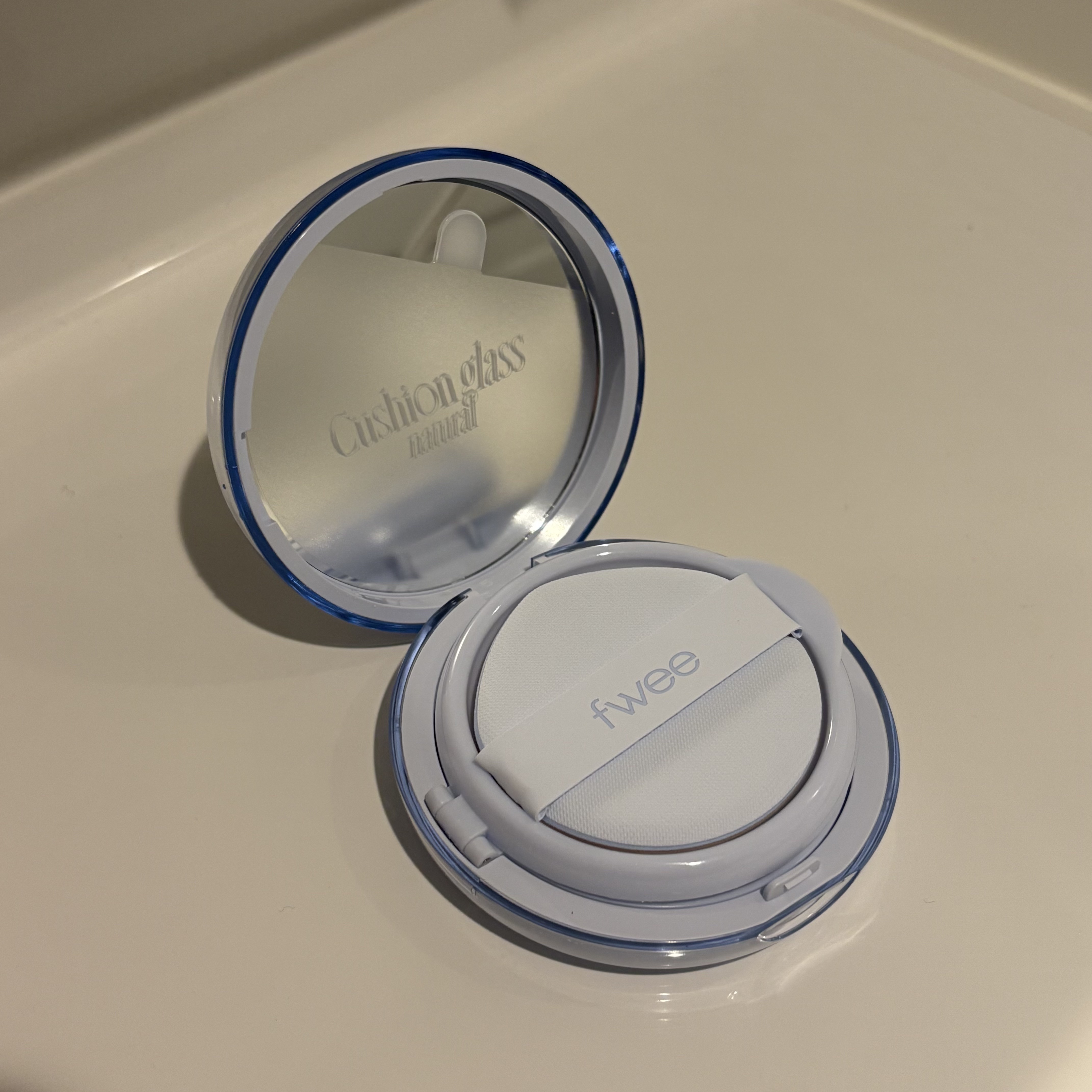 フィー クッションガラス ナチュラル/fwee/クッションファンデーションを使ったクチコミ（2枚目）