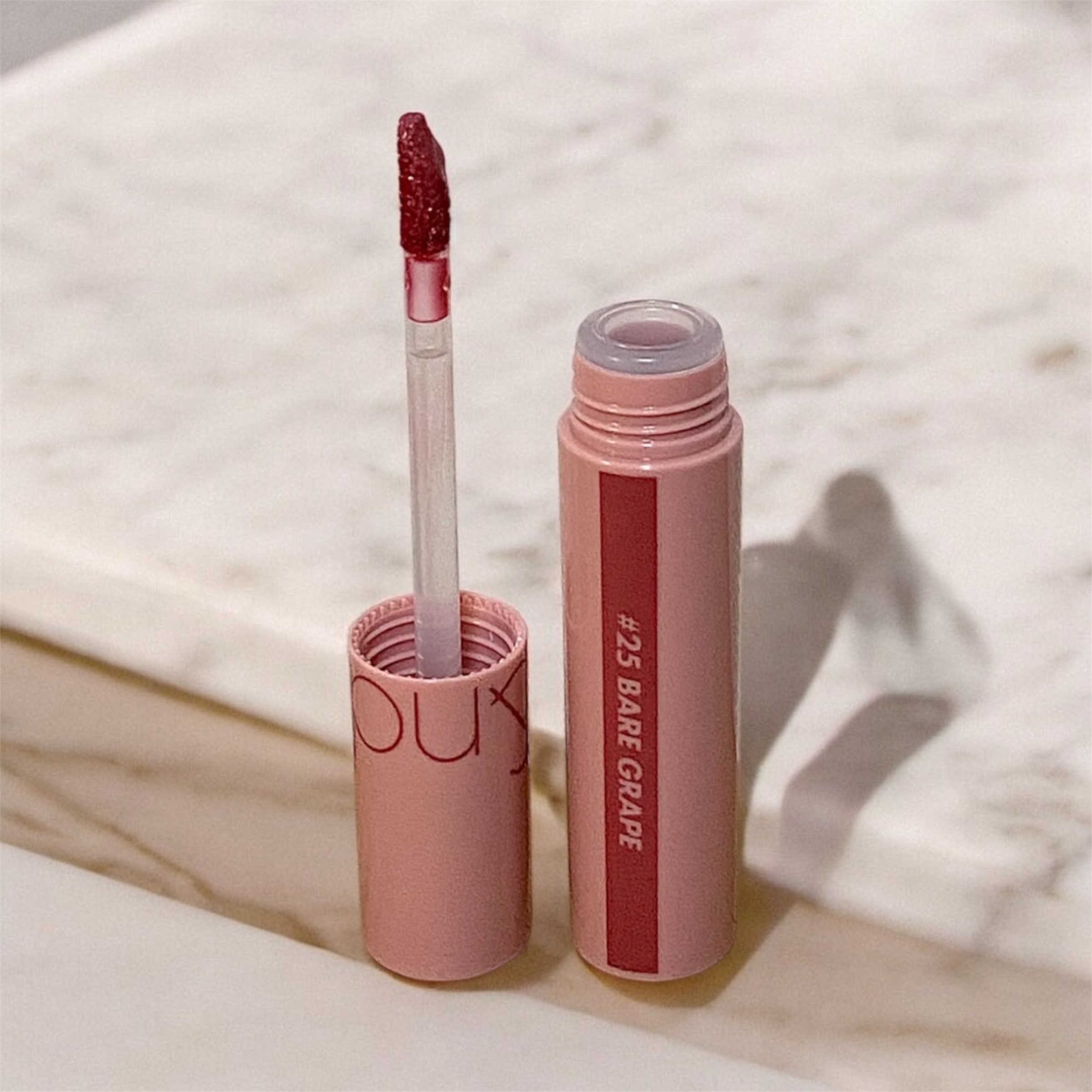 ジューシーラスティングティント/rom&nd/リップティントを使ったクチコミ（2枚目）