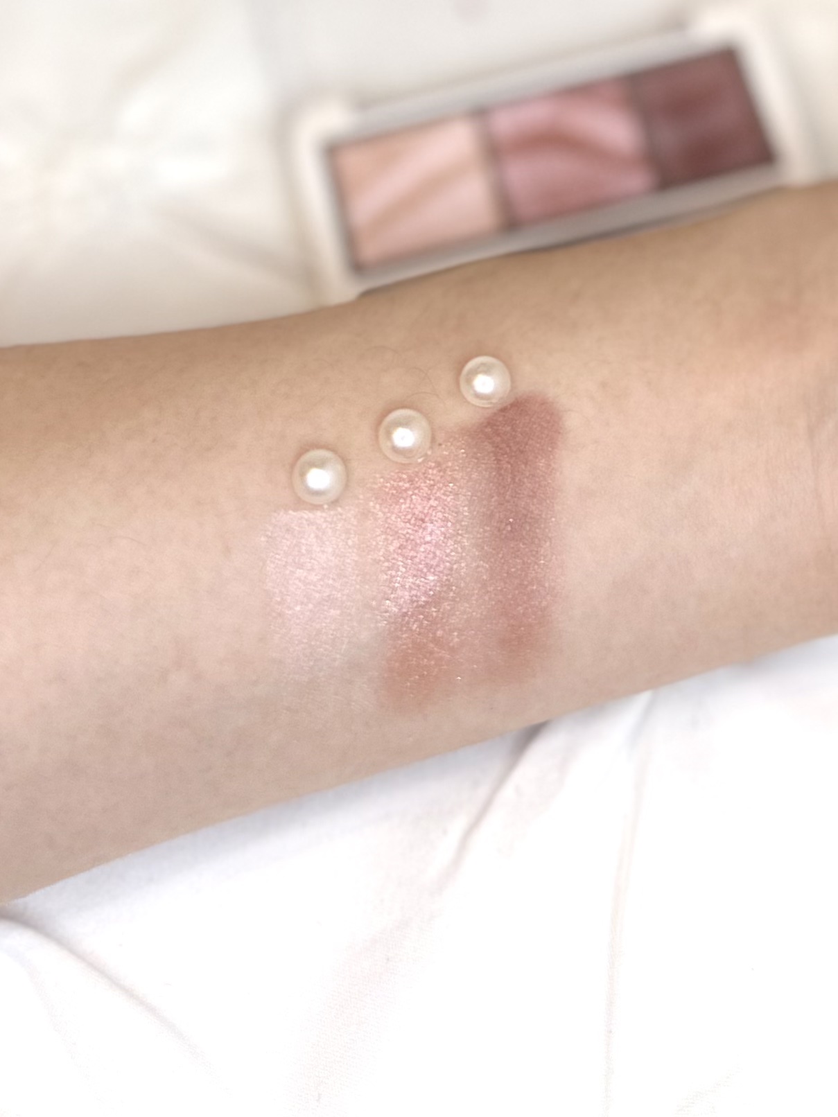 ライティングアップアイシャドウ/CEZANNE/アイシャドウを使ったクチコミ（3枚目）