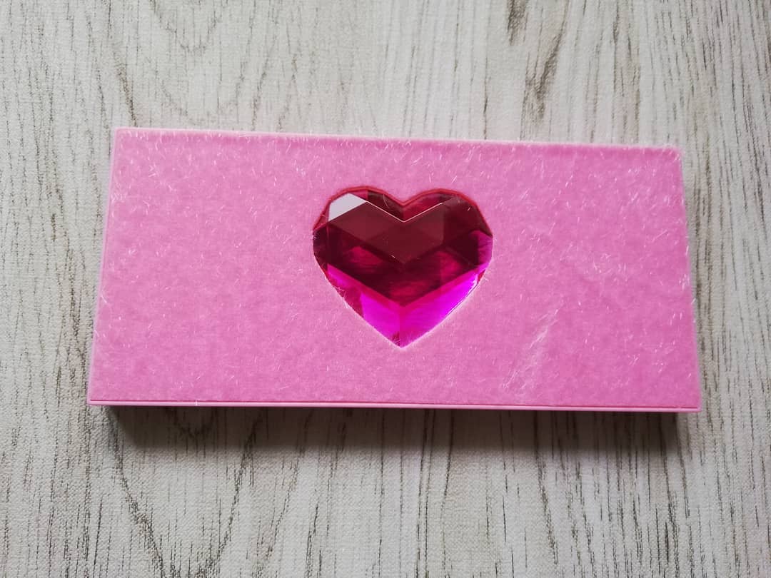 MAKEUP REVOLUTION アイシャドウパレット アイラブチョコレート ユニコーンラブのクチコミ「MAKEUP REVOLUTION

アイシャドウパレット アイラブチョコレート ユニコーンラ.....」（1枚目）