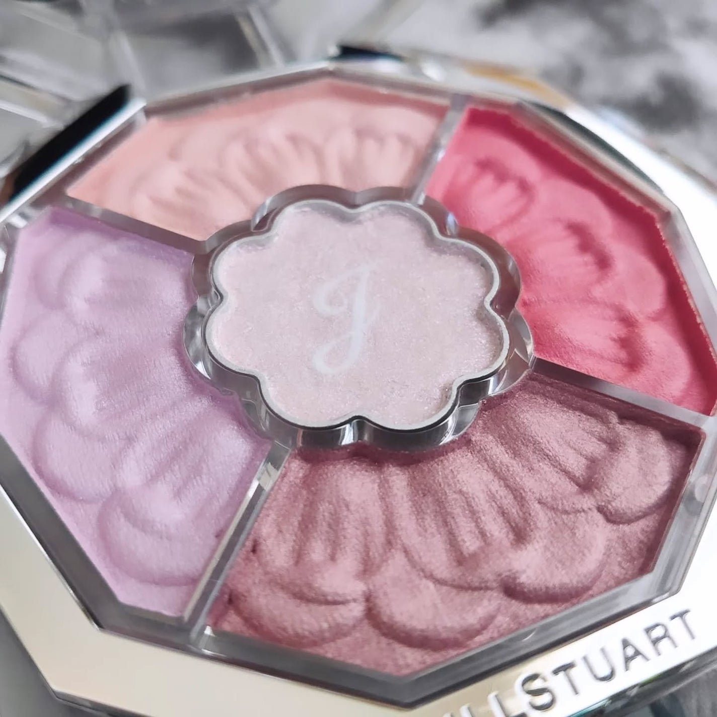 ジルスチュアート ブルームクチュール アイズ ジュエルドブーケ/JILL STUART/アイシャドウパレットを使ったクチコミ(6枚目)