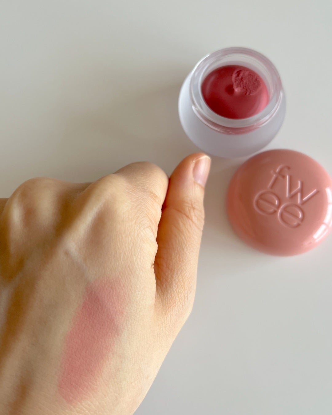 リップアンドチーク ブラーリープリンポット/fwee/口紅を使ったクチコミ(2枚目)