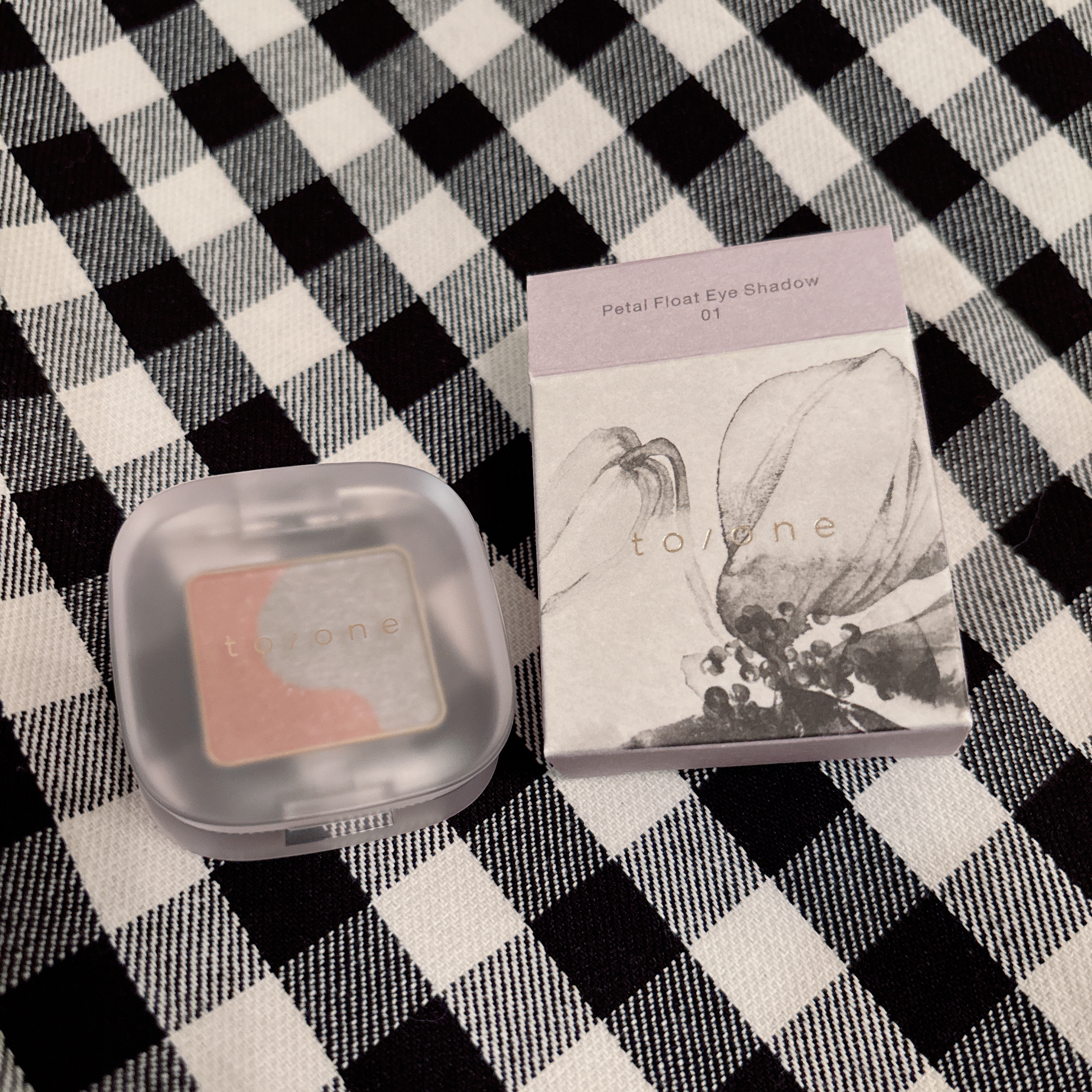 ペタル フロート アイシャドウ 01 MORNING CLOUD/to/one/アイシャドウパレットを使ったクチコミ（1枚目）