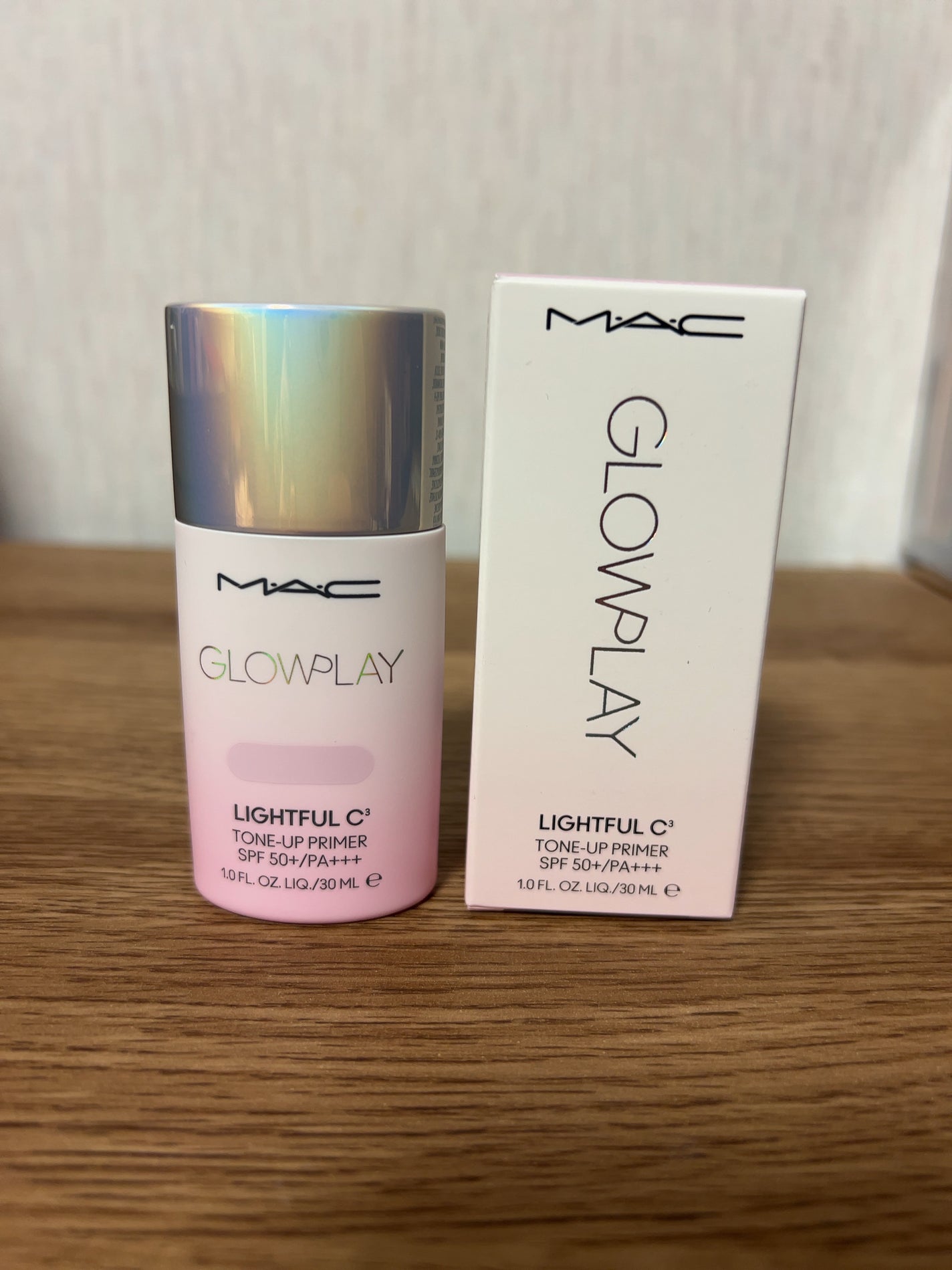 グロー プレイ ライトフル C3 トーン アップ プライマー SPF 50+/M・A・C/化粧下地を使ったクチコミ(1枚目)