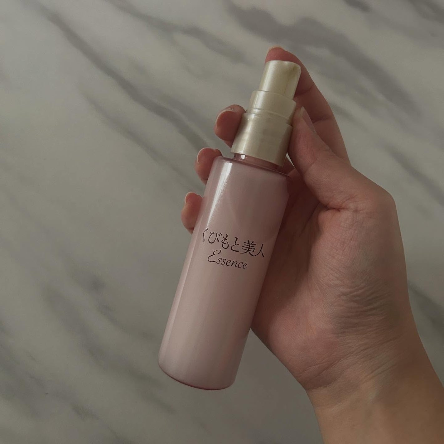 くびもと美人 あごライン集中ケア美容液 /マックス/フェイスクリームを使ったクチコミ(2枚目)