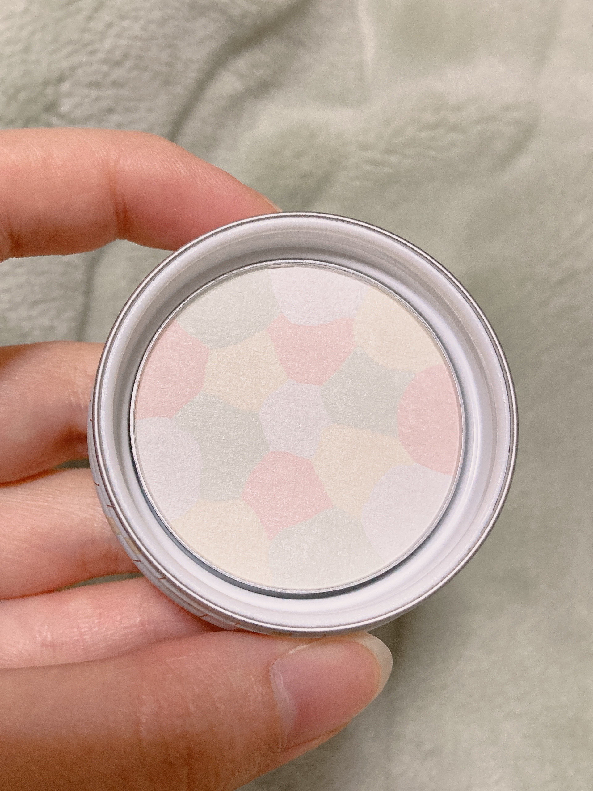 すっぴんグロウ フィックスパウダー/クラブ/プレストパウダーを使ったクチコミ（2枚目）