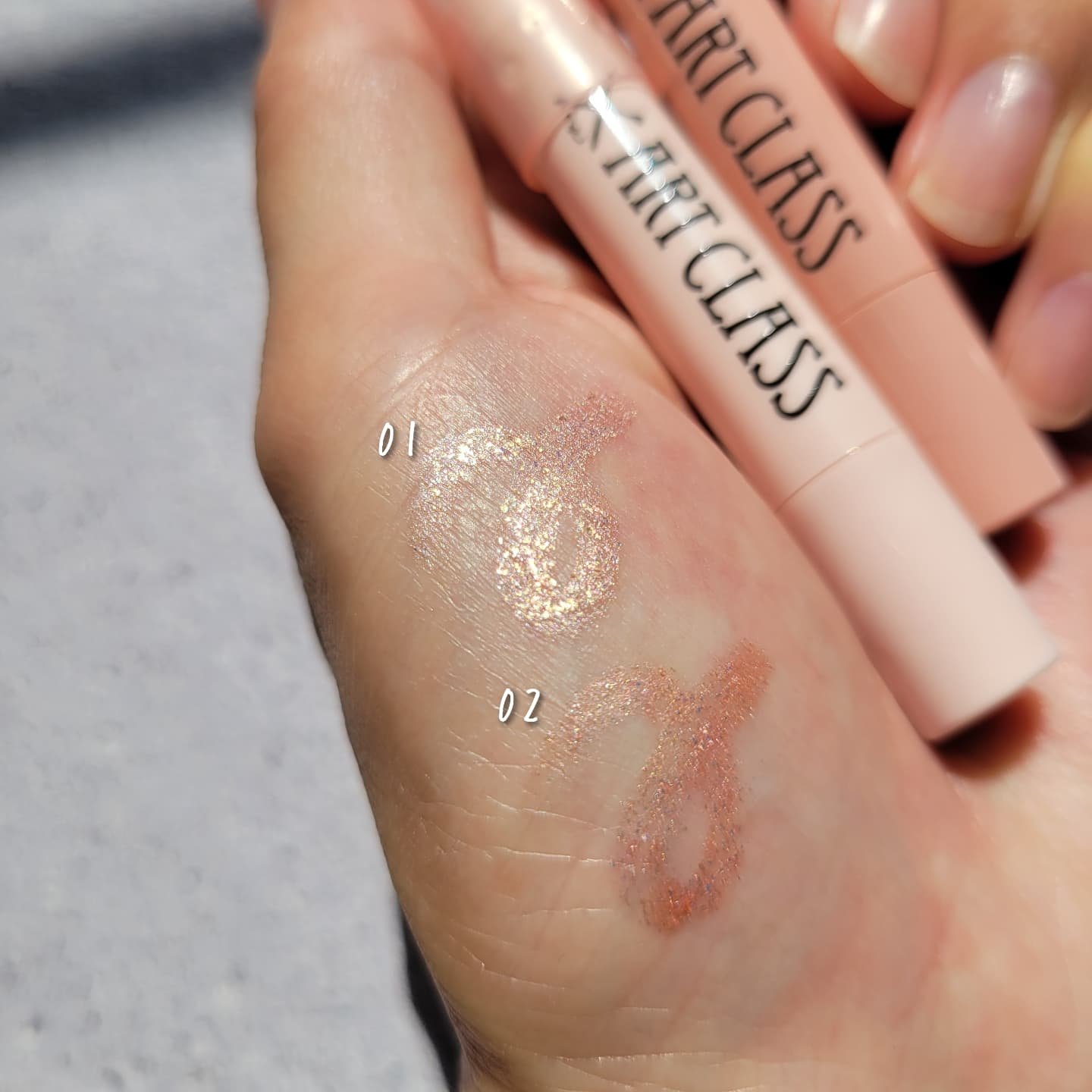 アートクラス アイグリッツ/too cool for school/スティックアイシャドウを使ったクチコミ（3枚目）