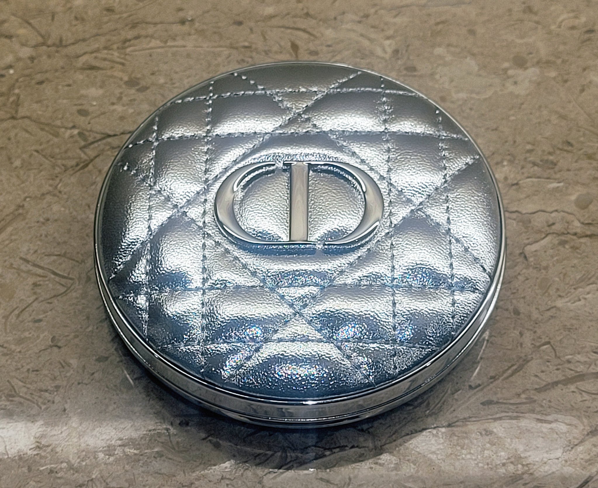 ディオールスキン フォーエヴァー グロウ ルミナイザー 04 ピンク ストロボ/Dior/ハイライトを使ったクチコミ（2枚目）